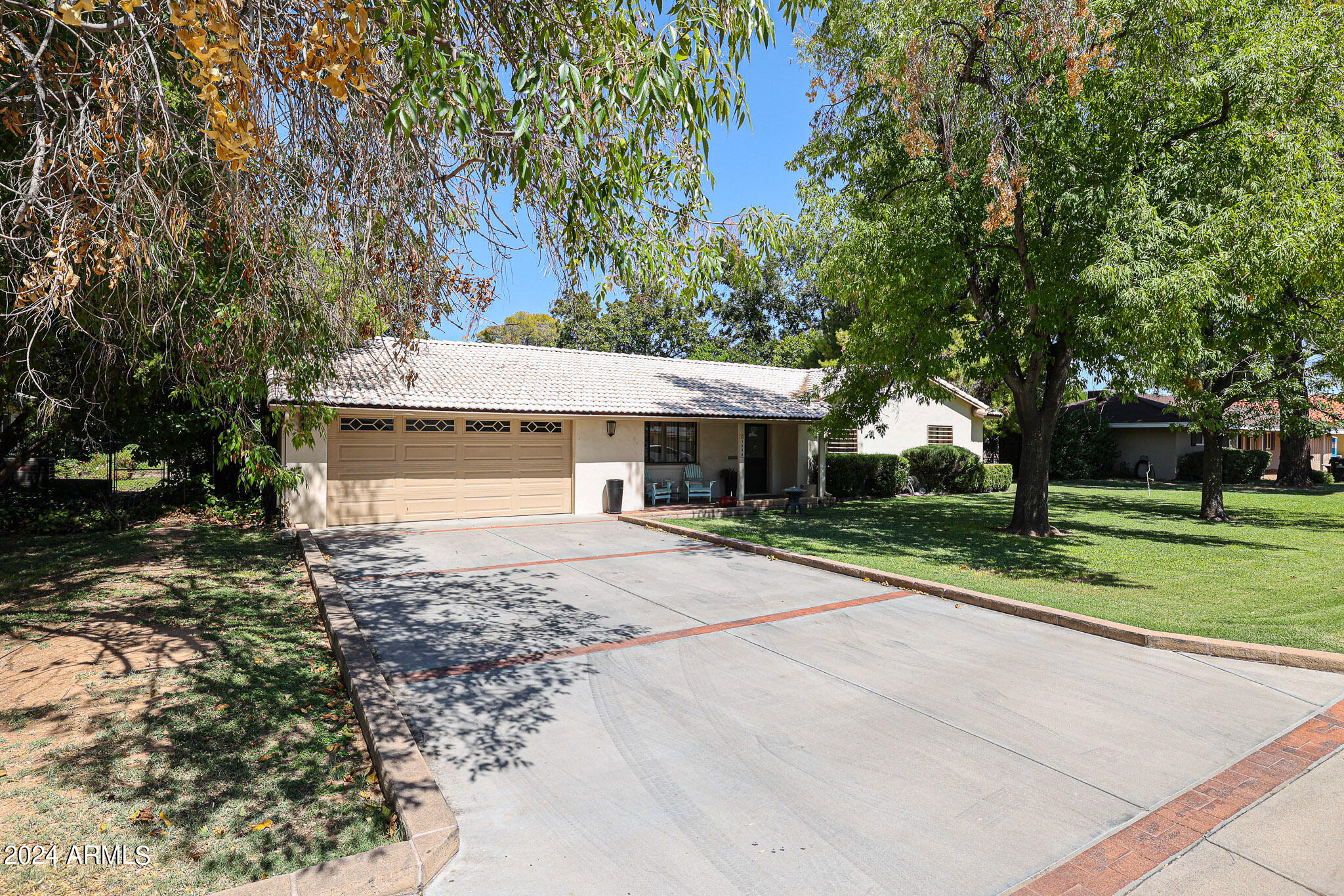 1234 W SOLANO Drive