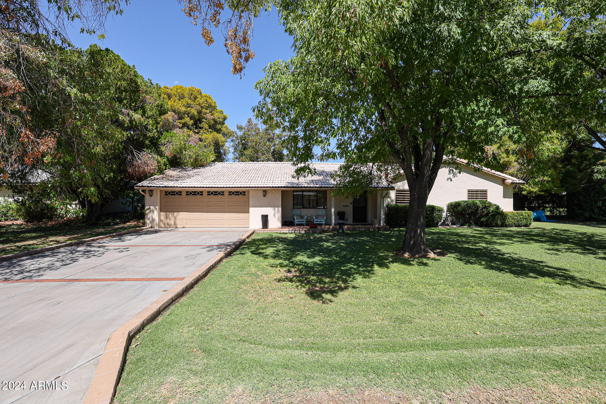 1234 W SOLANO Drive