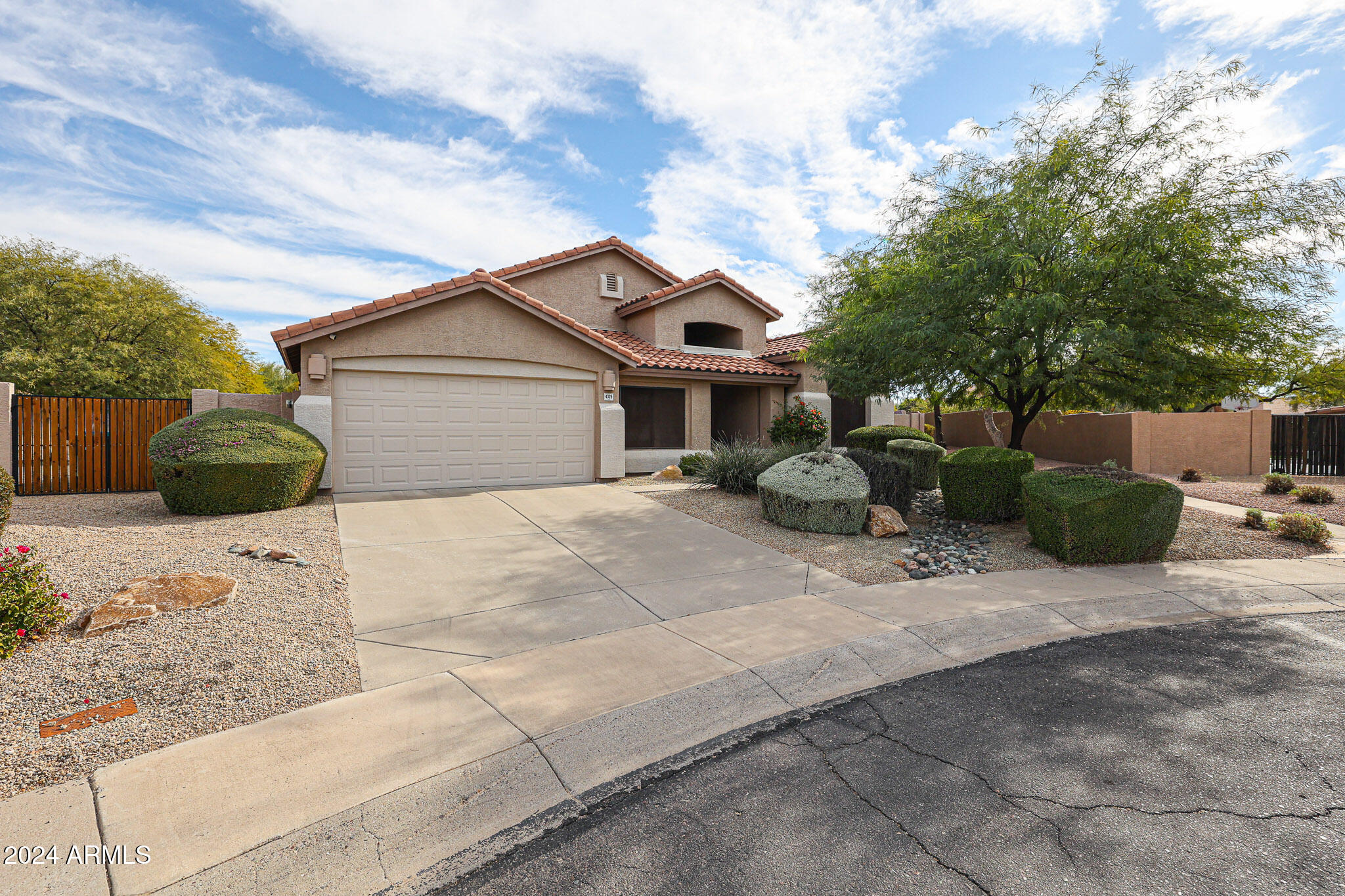 4326 E WILLIAMS Drive