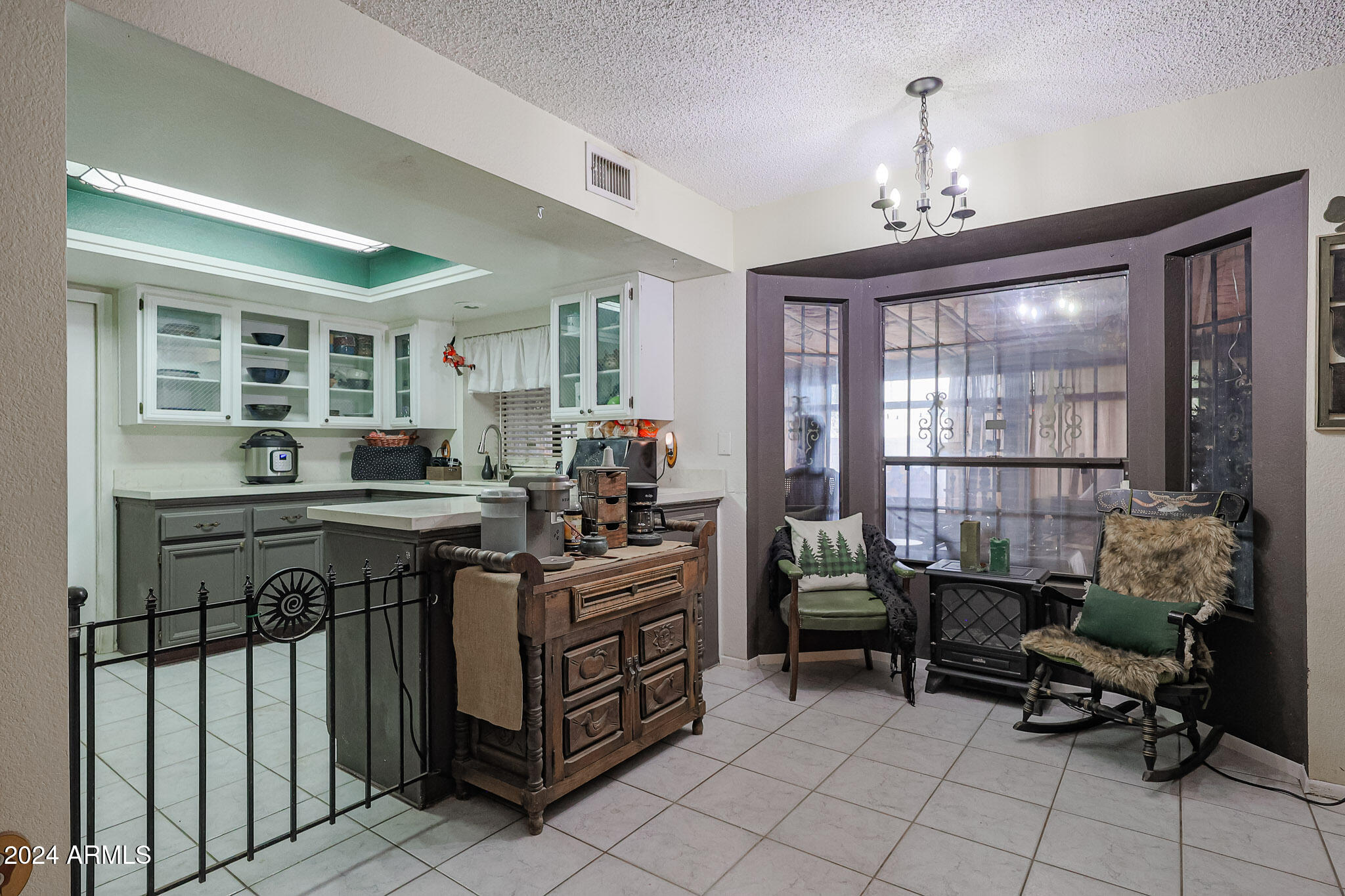 405 W FELLARS Drive