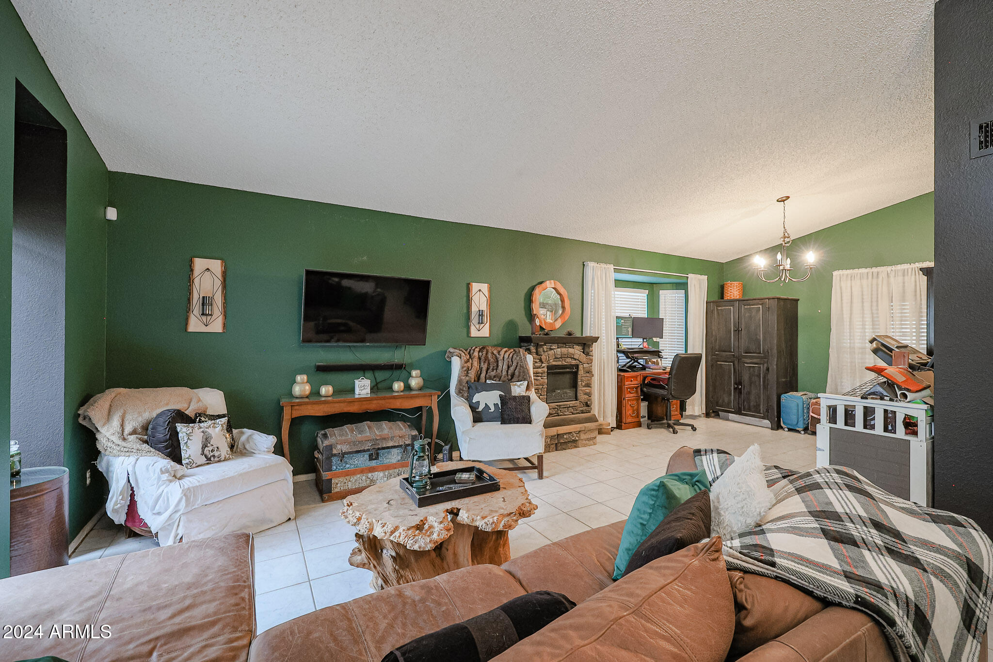 405 W FELLARS Drive