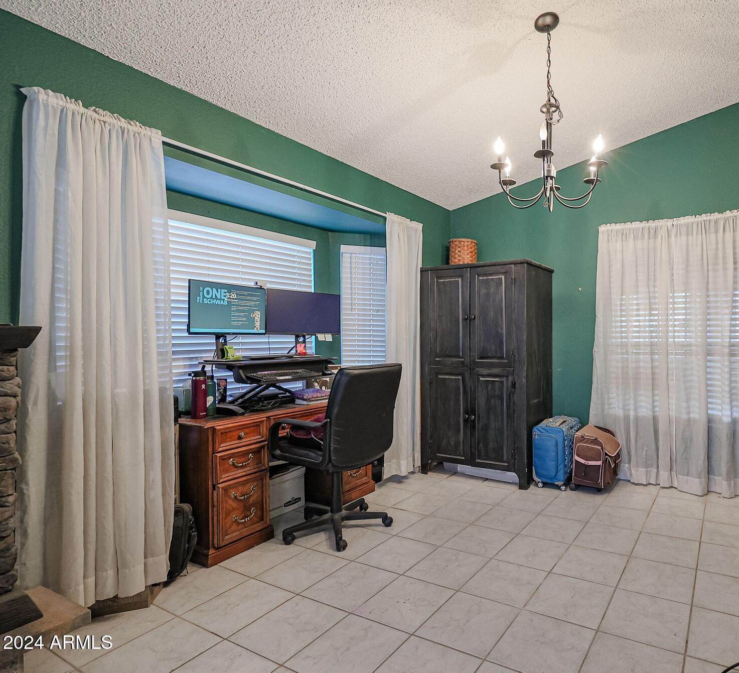 405 W FELLARS Drive
