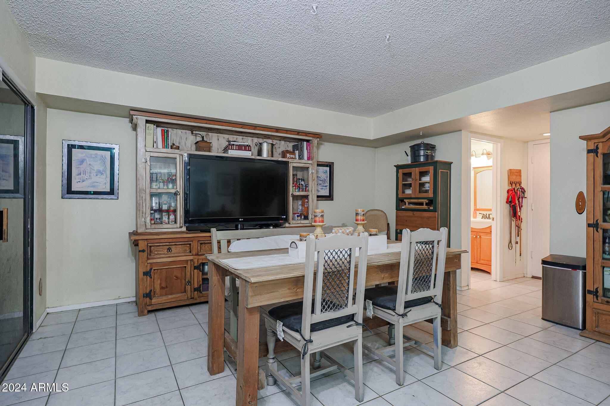 405 W FELLARS Drive