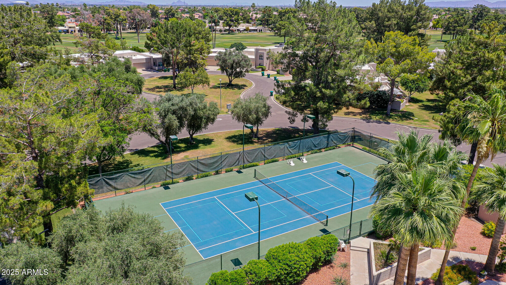 1035 N VISTA VERDE