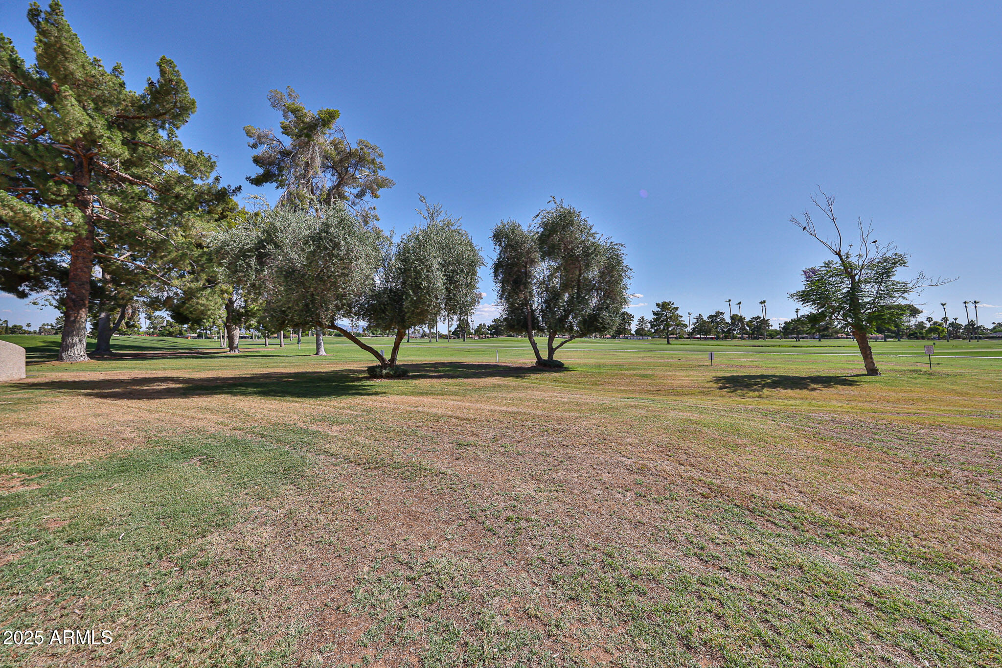1035 N VISTA VERDE