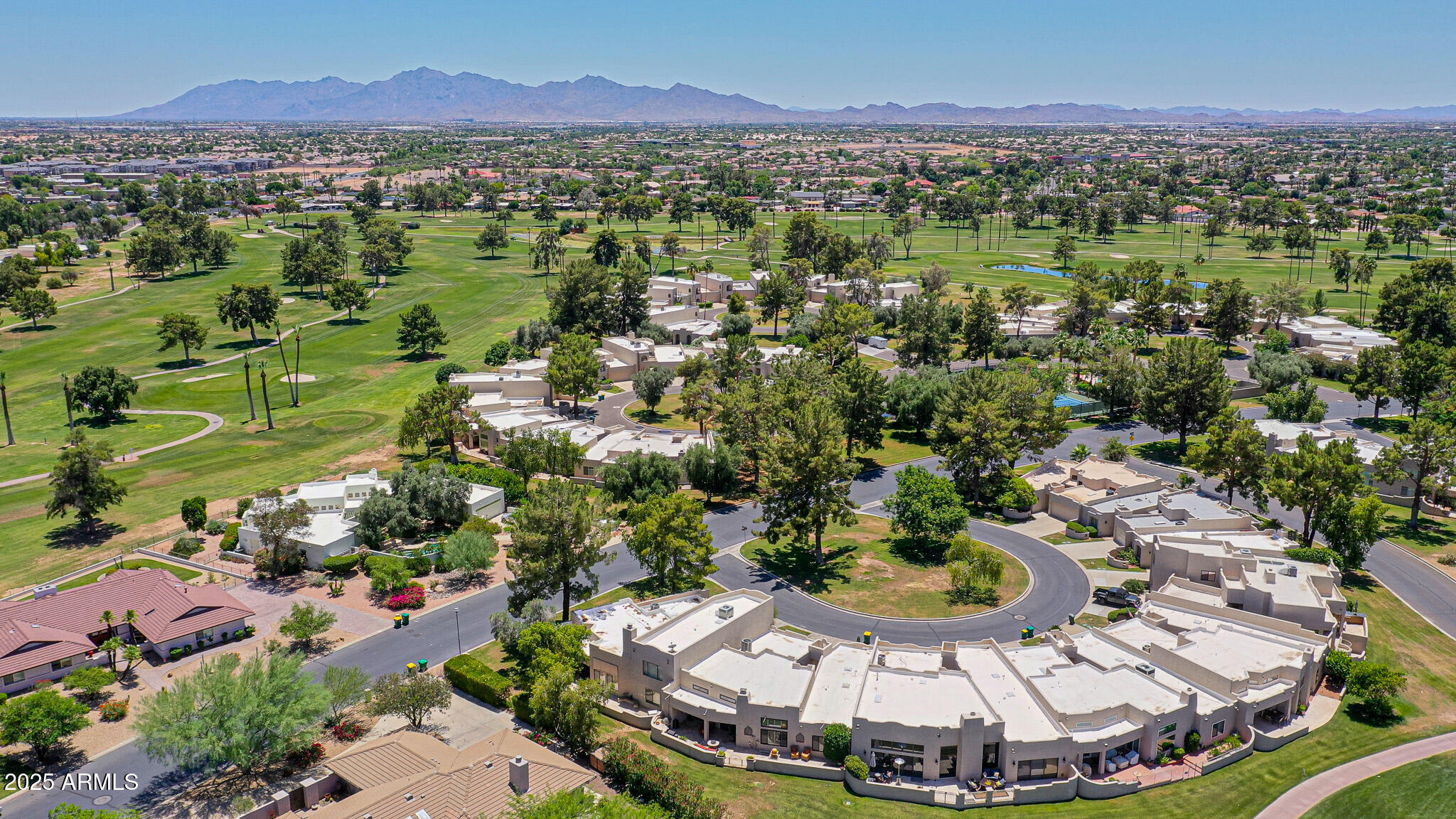 1035 N VISTA VERDE