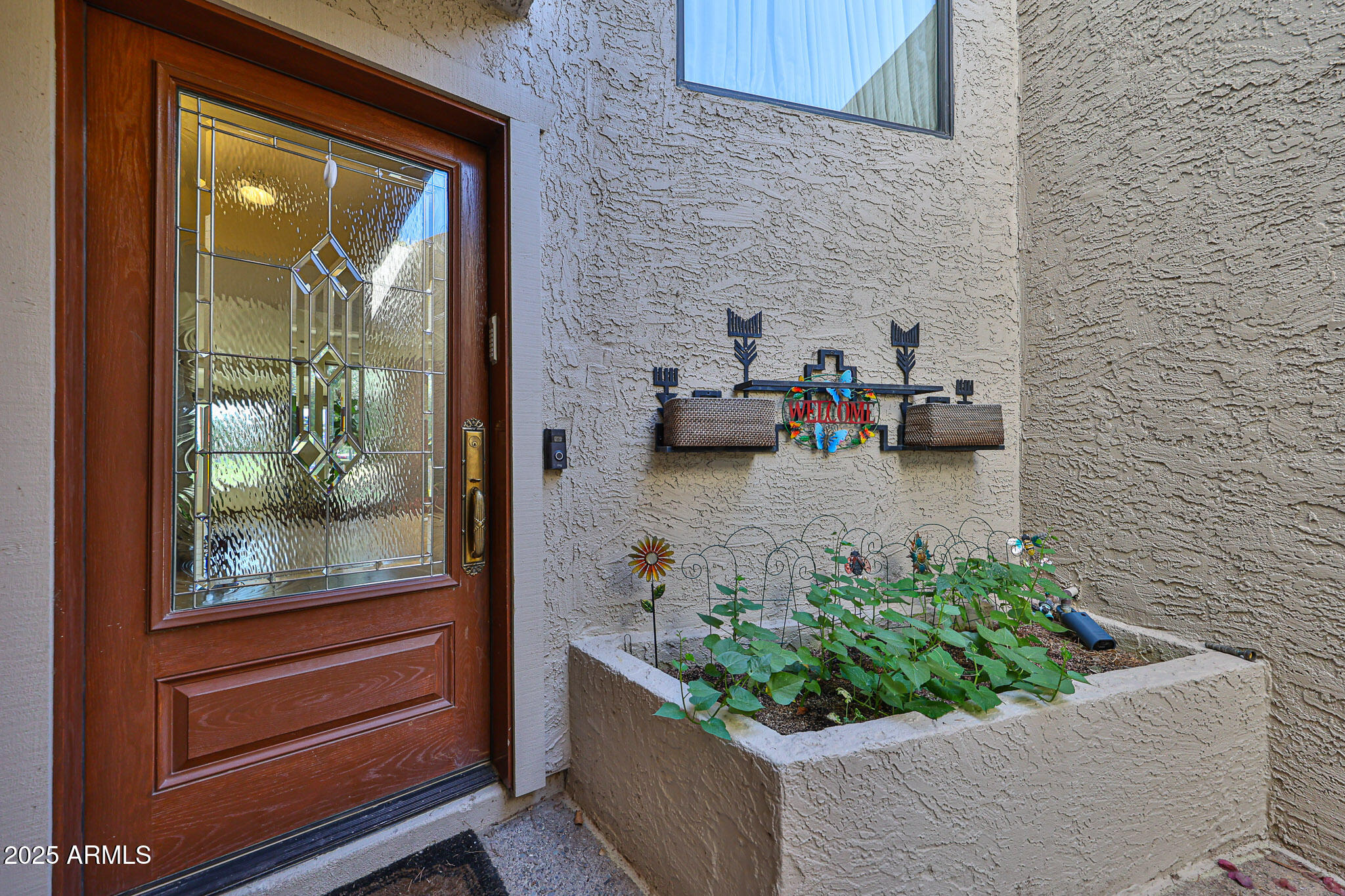 1035 N VISTA VERDE