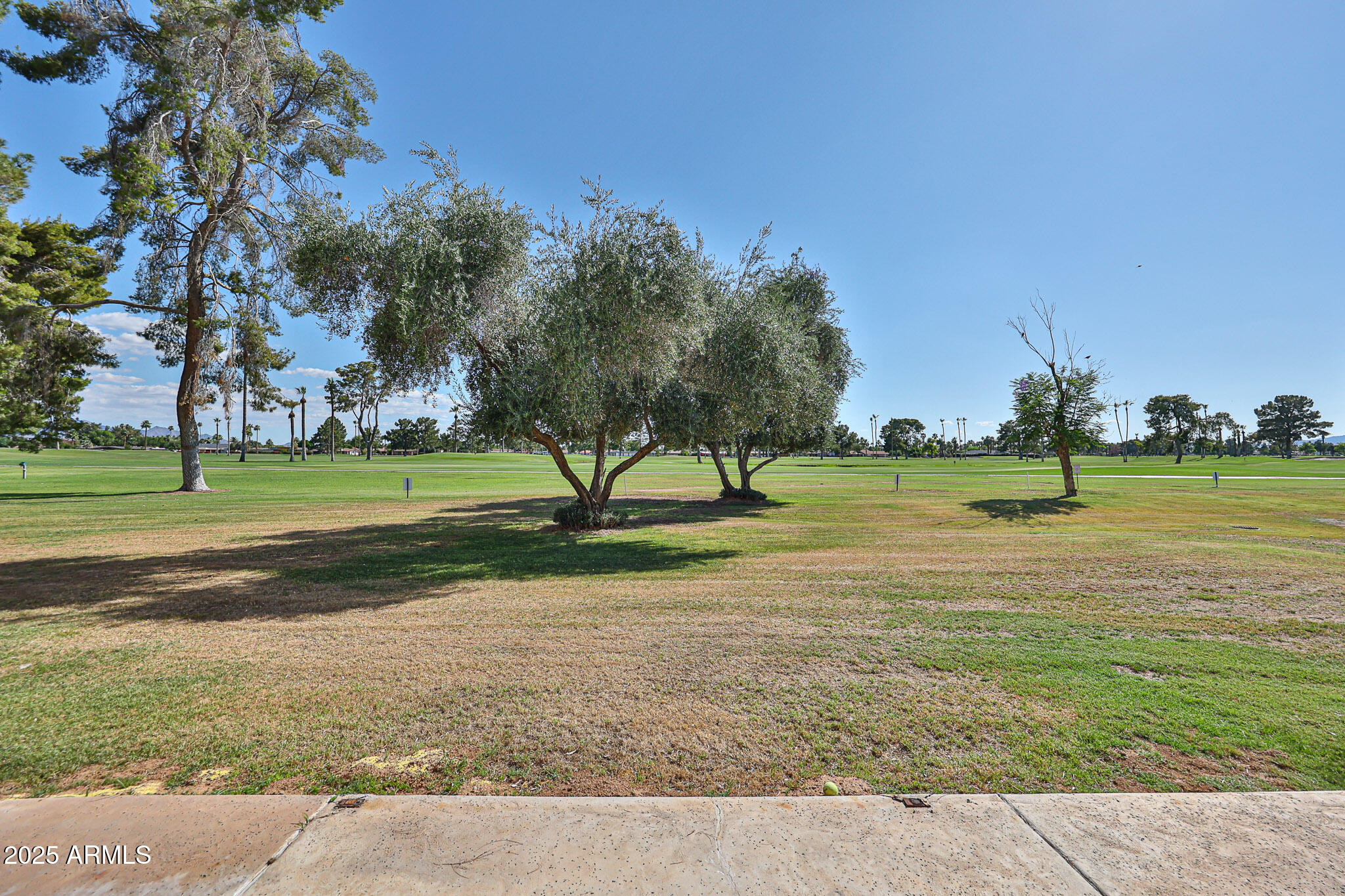 1035 N VISTA VERDE