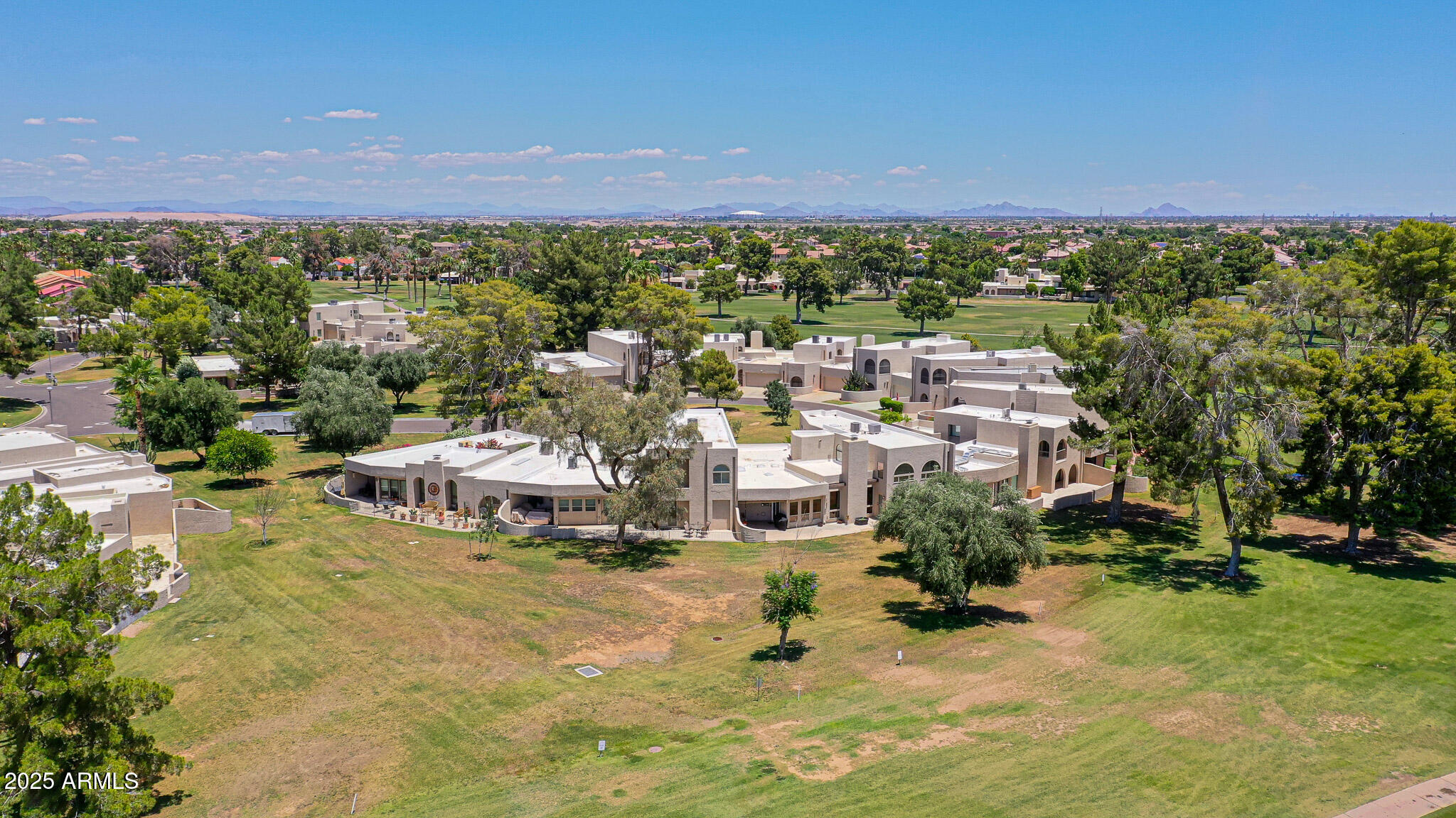1035 N VISTA VERDE