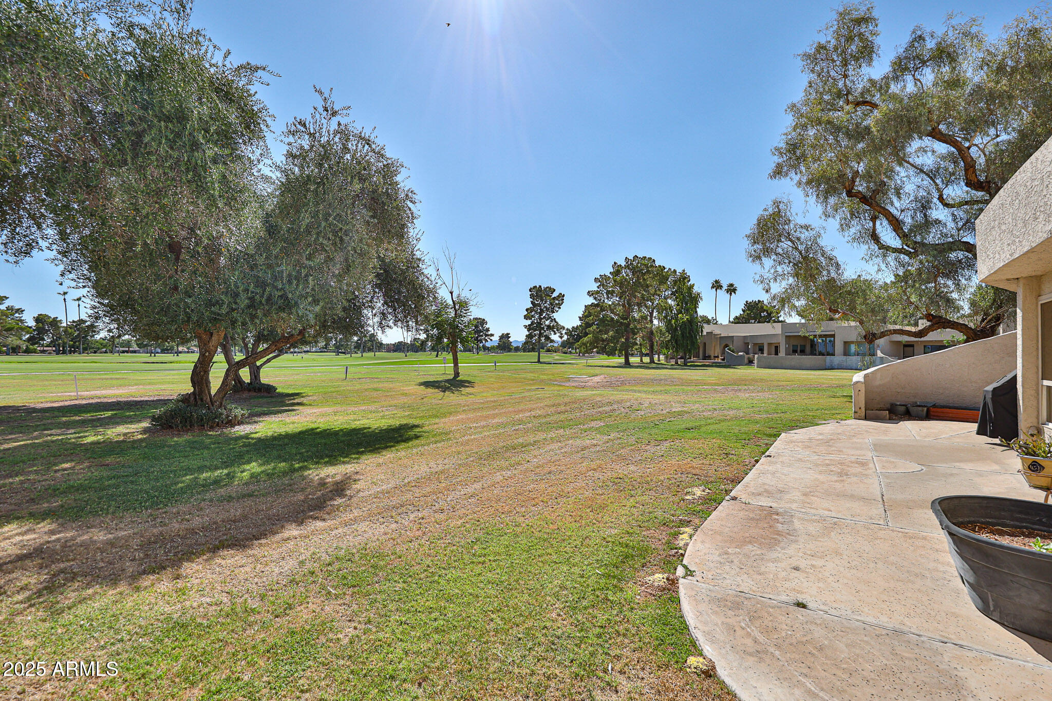 1035 N VISTA VERDE