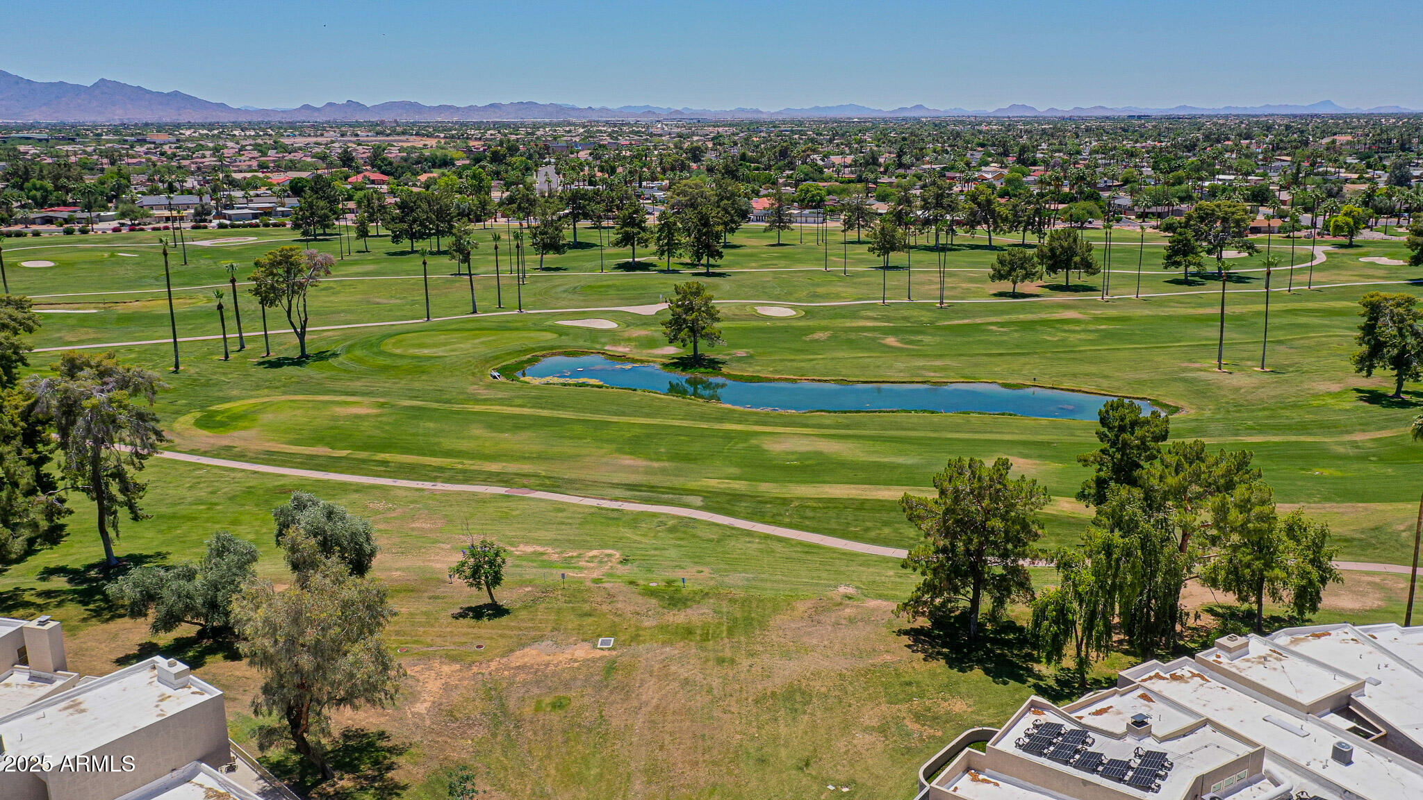 1035 N VISTA VERDE