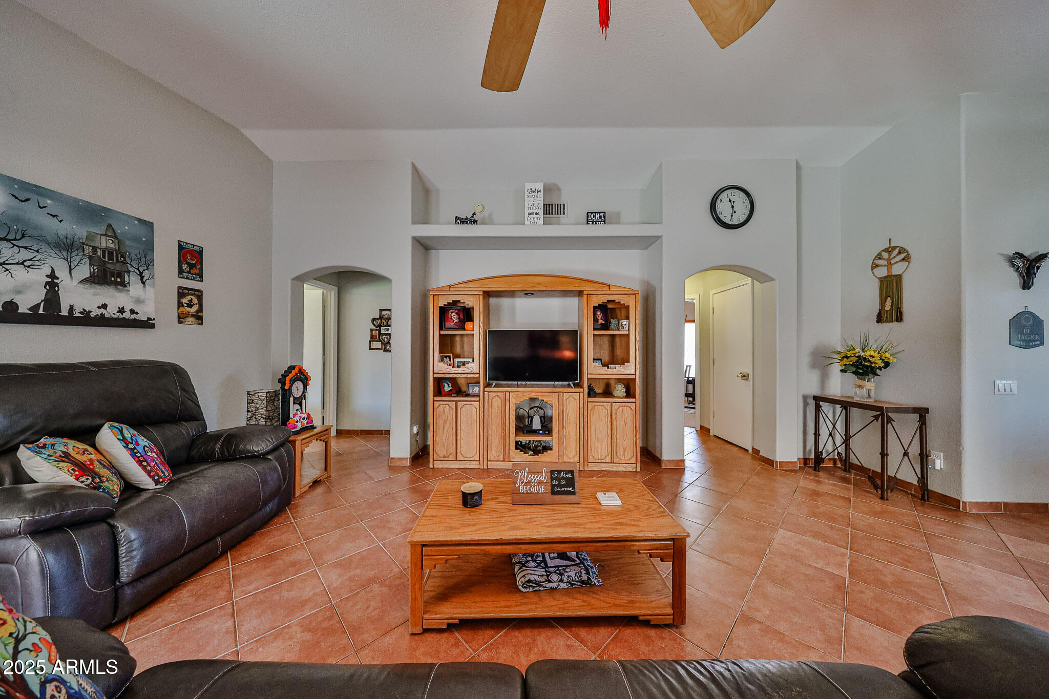 3553 E KELTON Lane