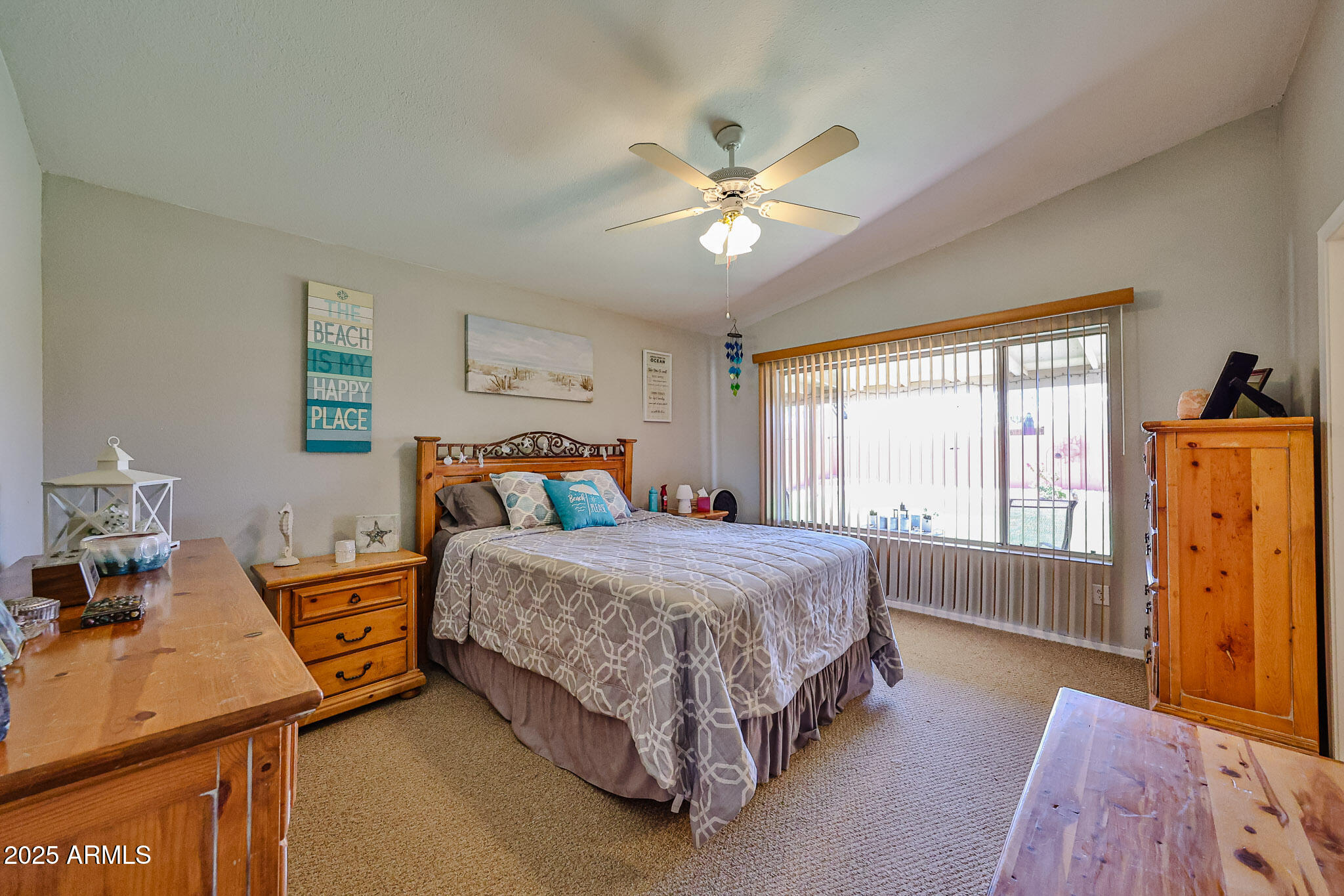 3553 E KELTON Lane