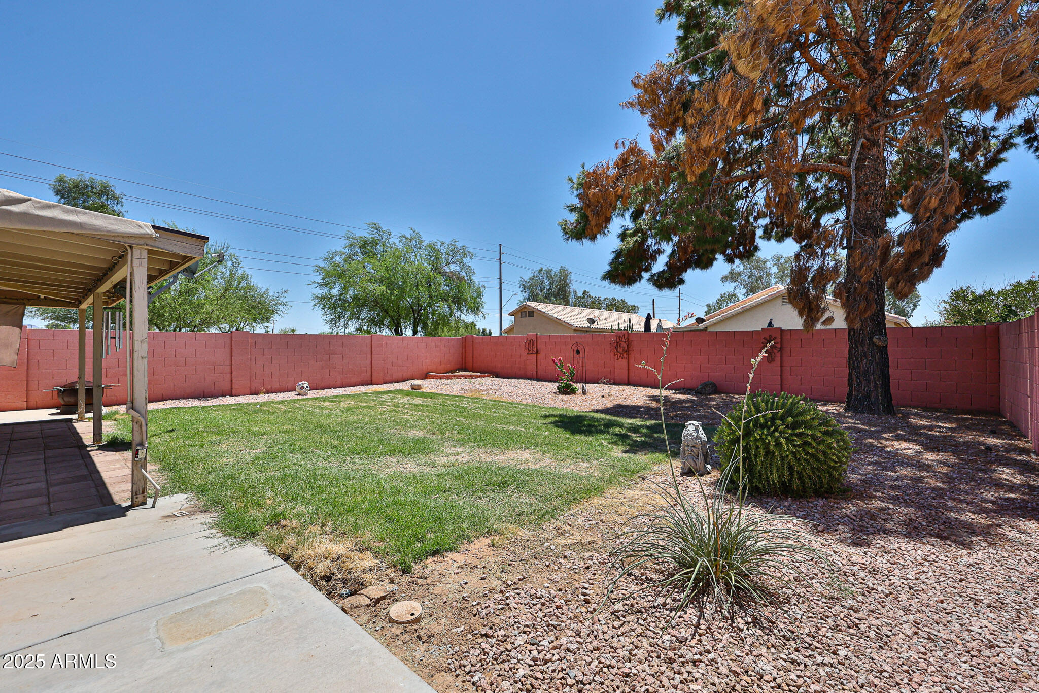 3553 E KELTON Lane