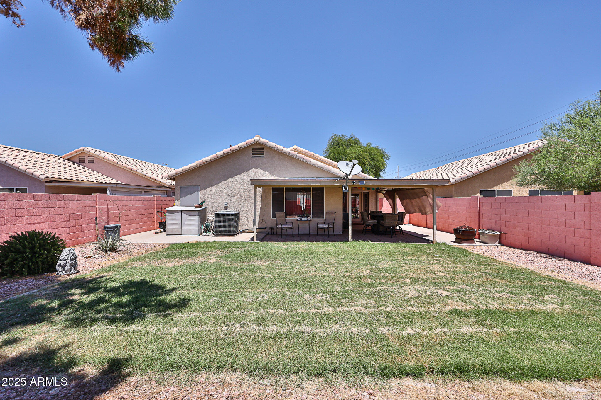 3553 E KELTON Lane