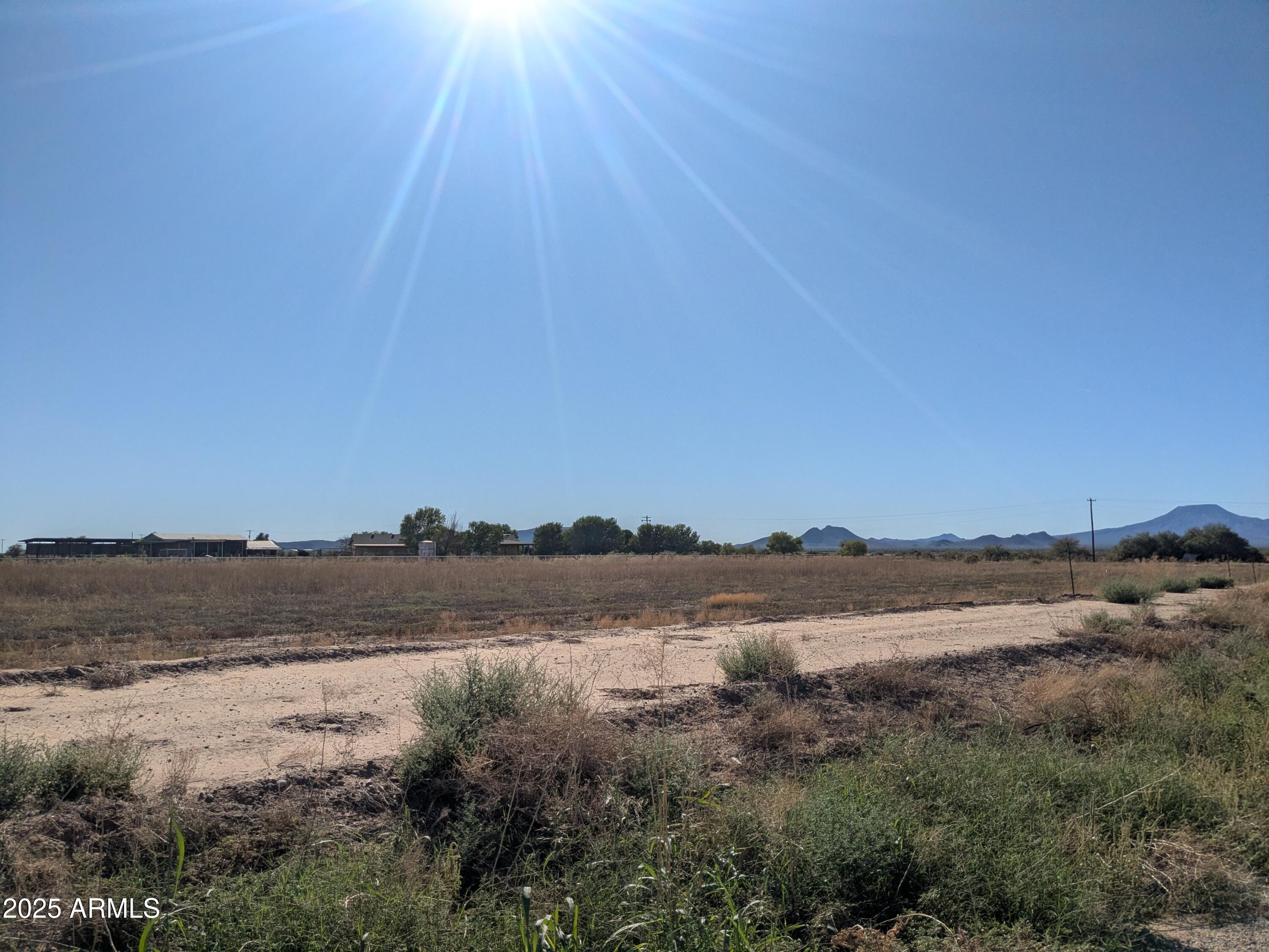 9515 S RUSSELL Road, -