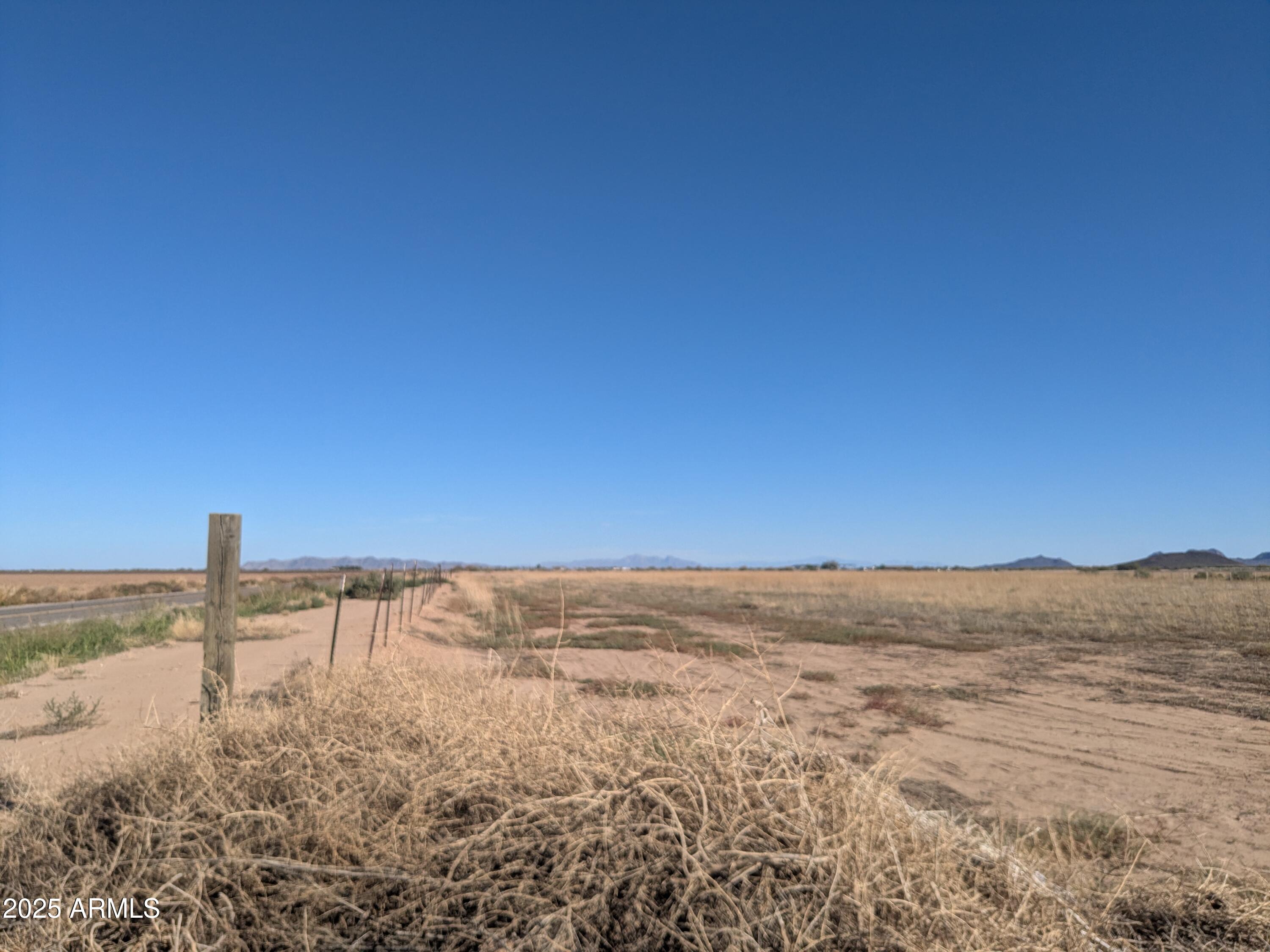 9515 S RUSSELL Road, -