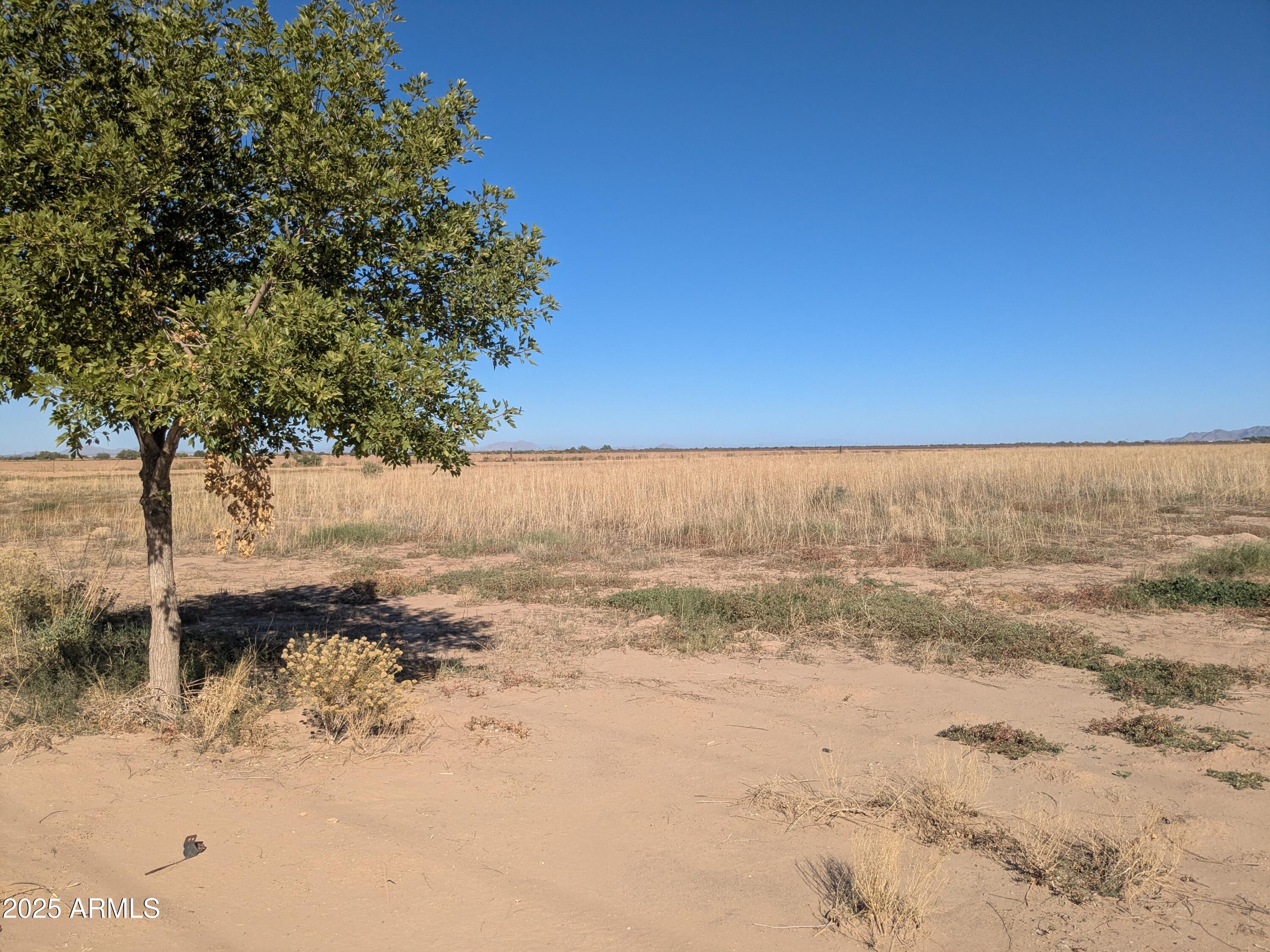 9515 S RUSSELL Road, -