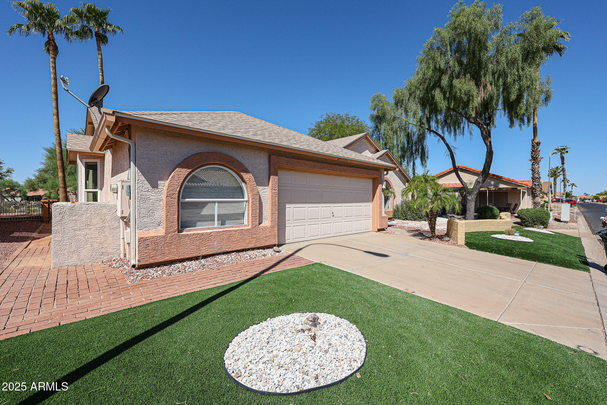 6926 S OAKMONT Drive