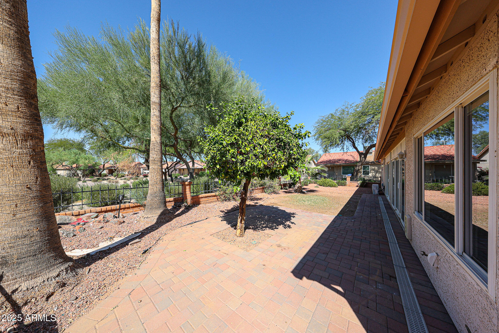 6926 S OAKMONT Drive