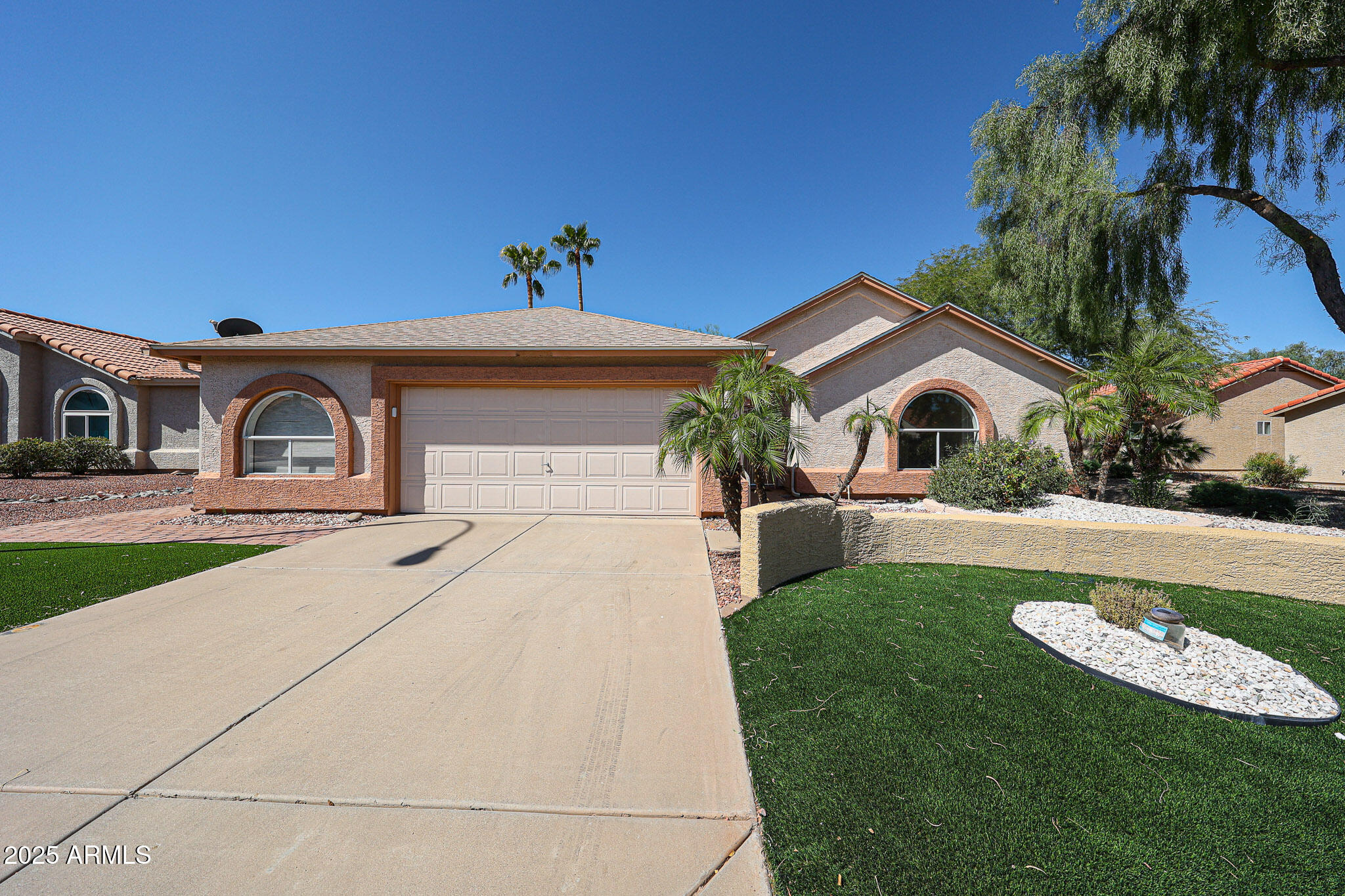6926 S OAKMONT Drive