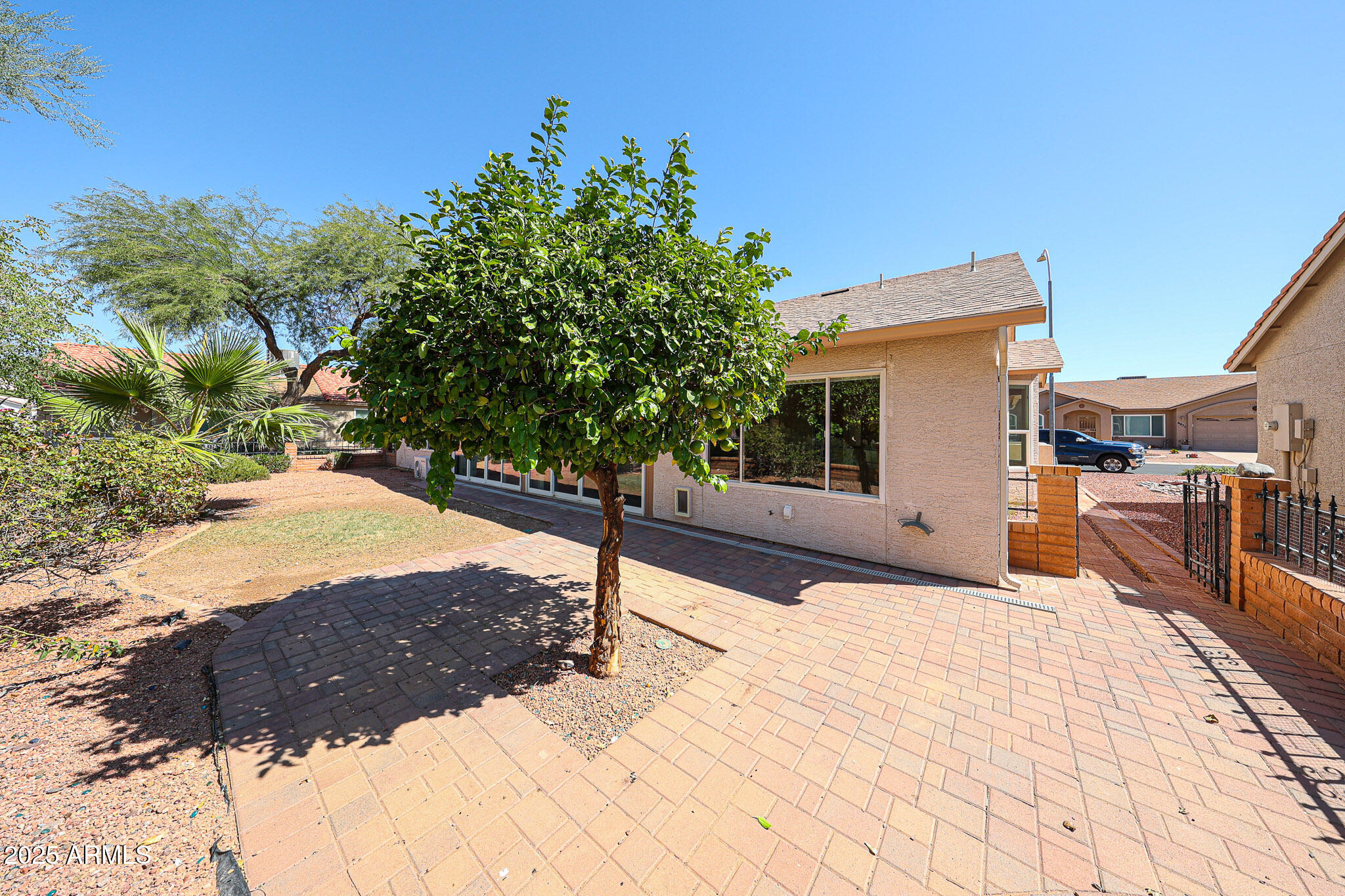 6926 S OAKMONT Drive