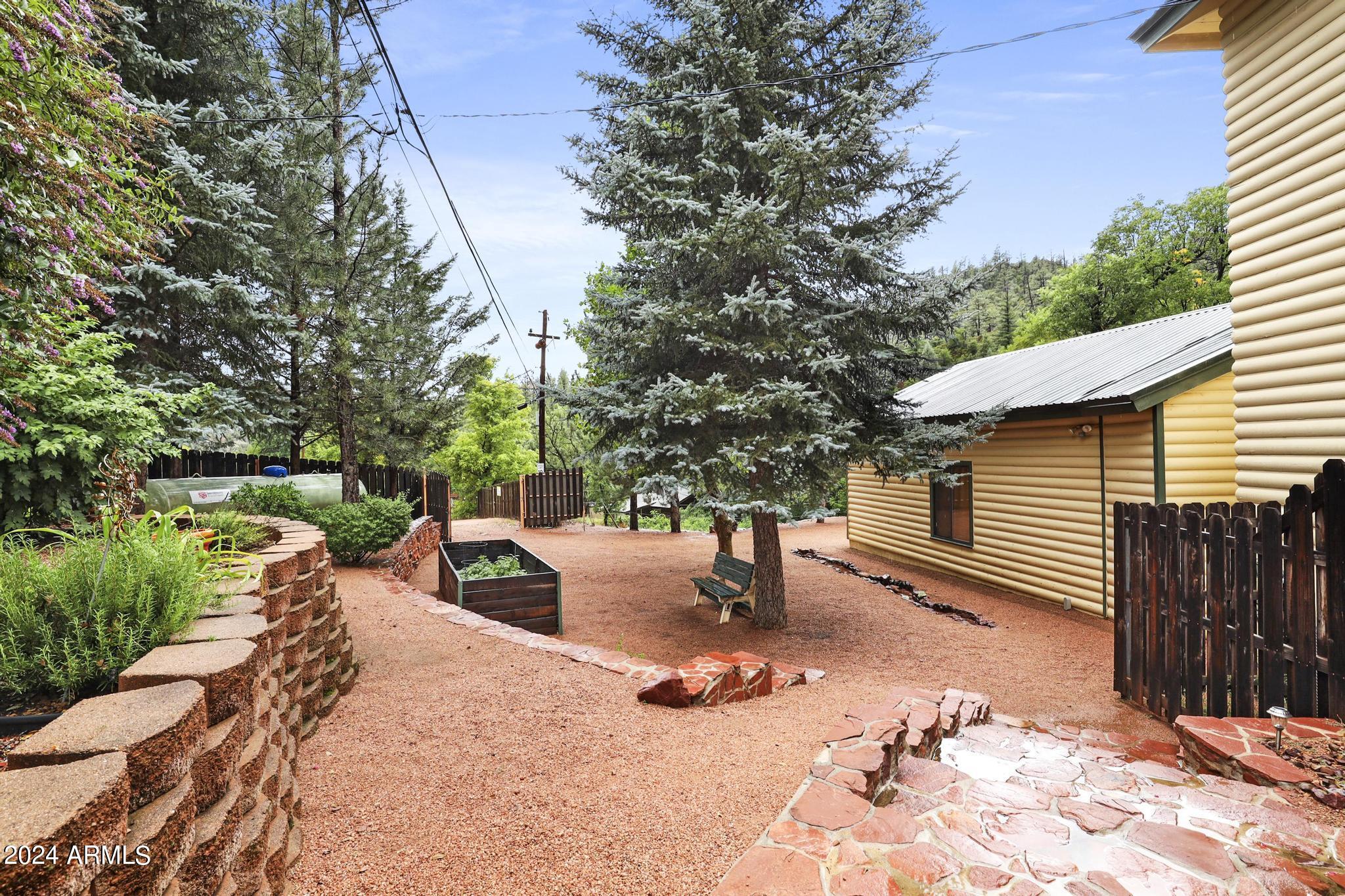 4678 N BEAR FLAT Road