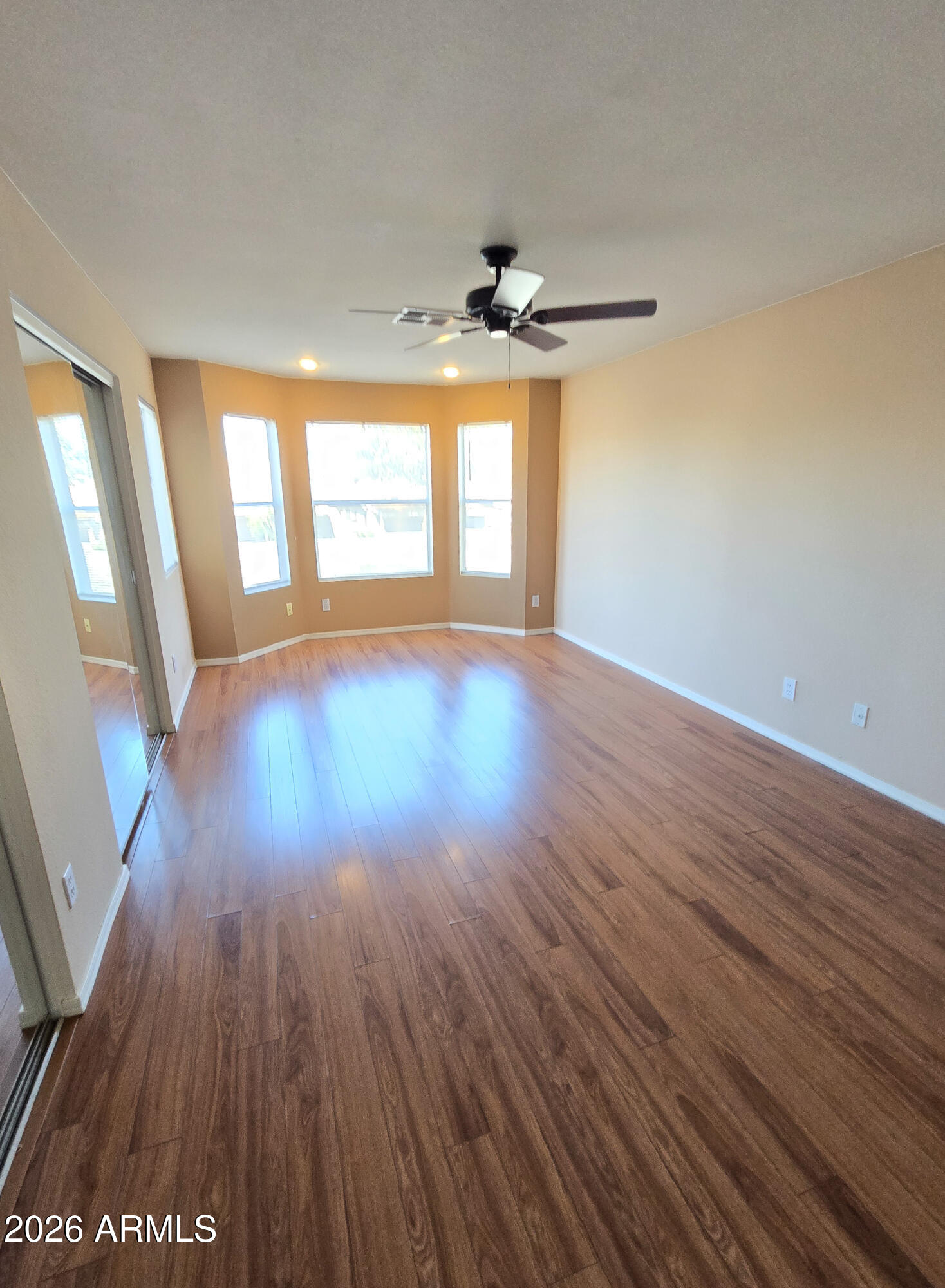 3032 E WAHALLA Lane E