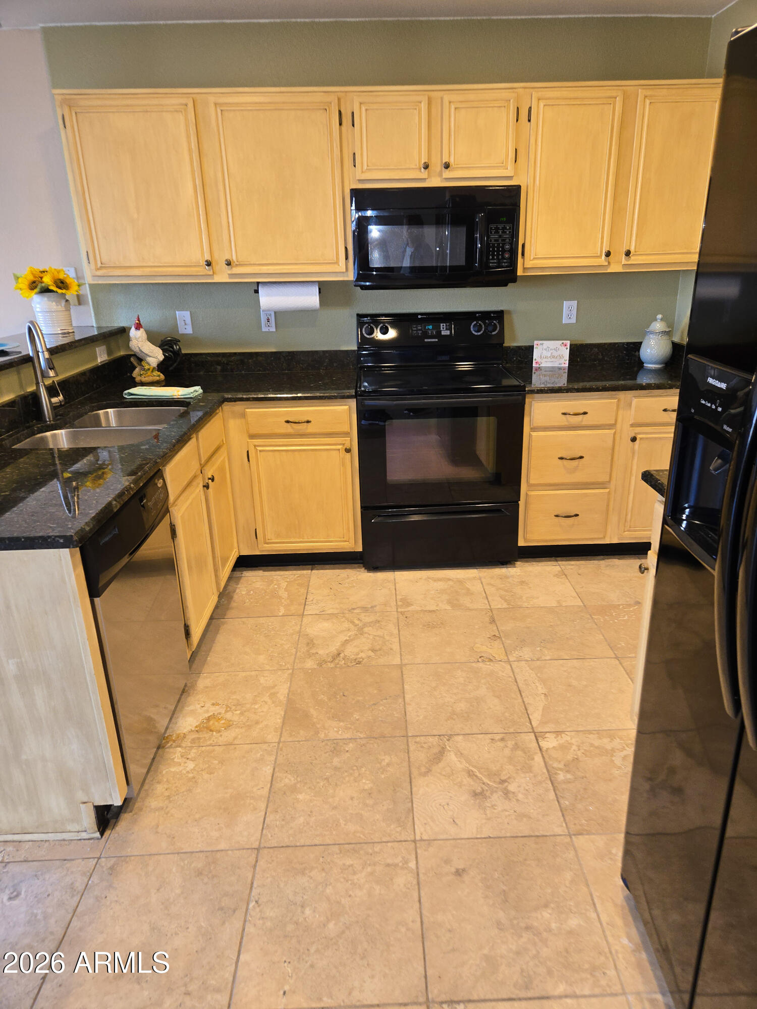 3032 E WAHALLA Lane E