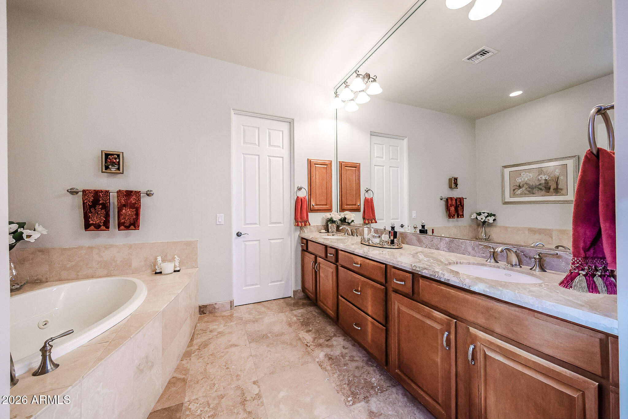 10727 N SKYLINE Drive