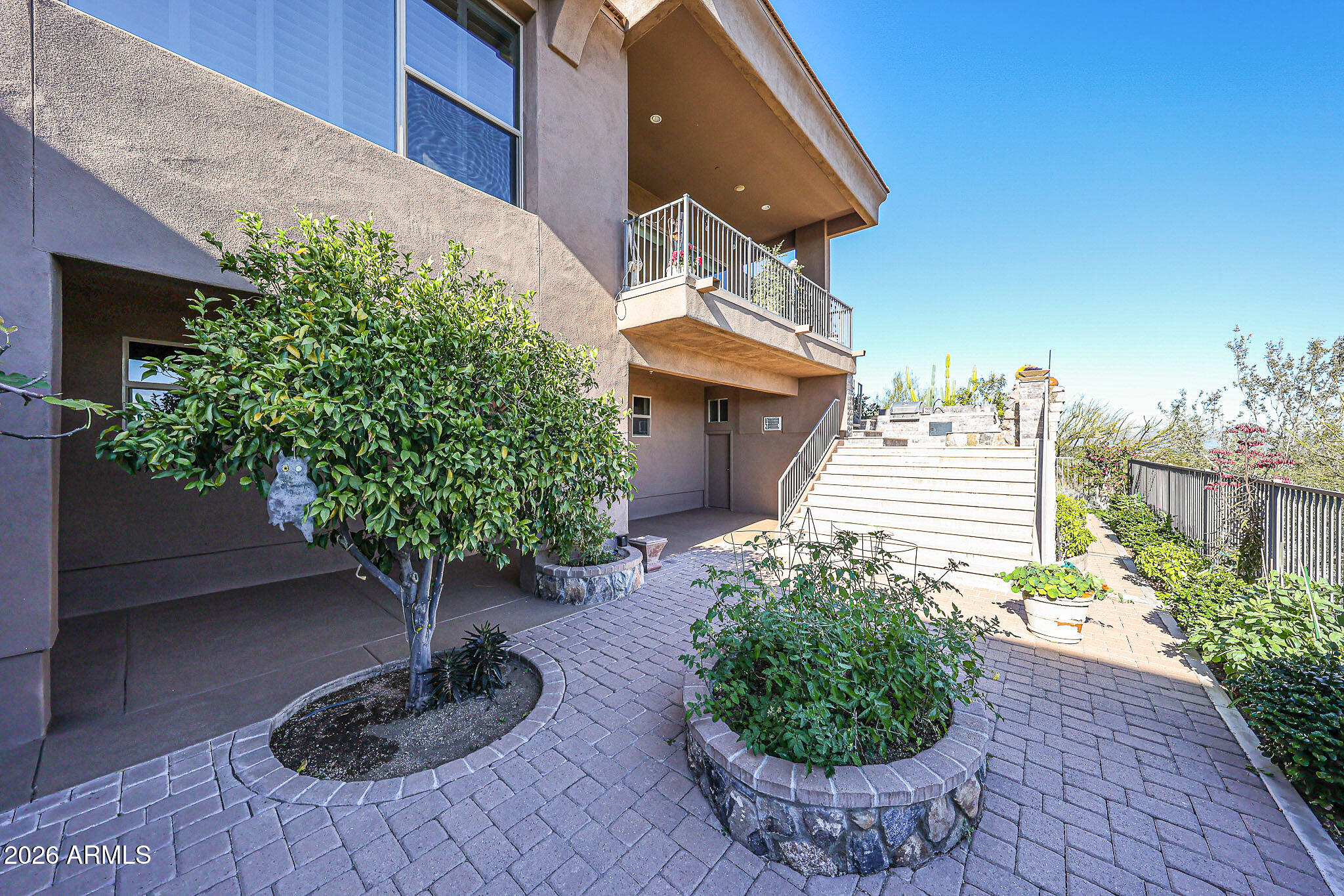 10727 N SKYLINE Drive