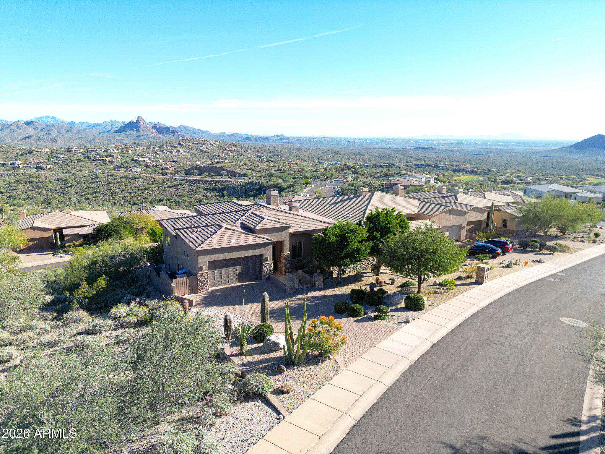 10727 N SKYLINE Drive