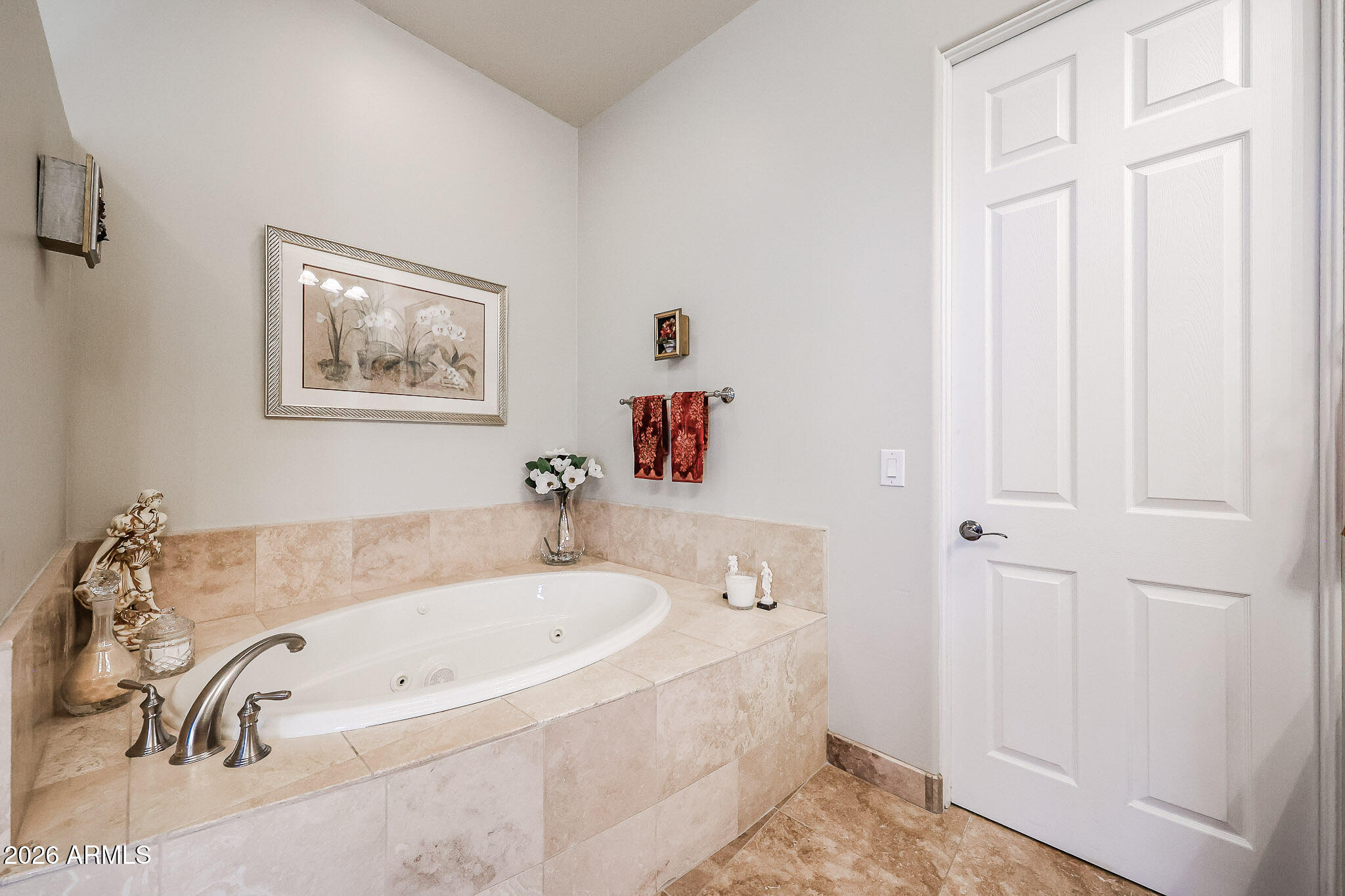 10727 N SKYLINE Drive