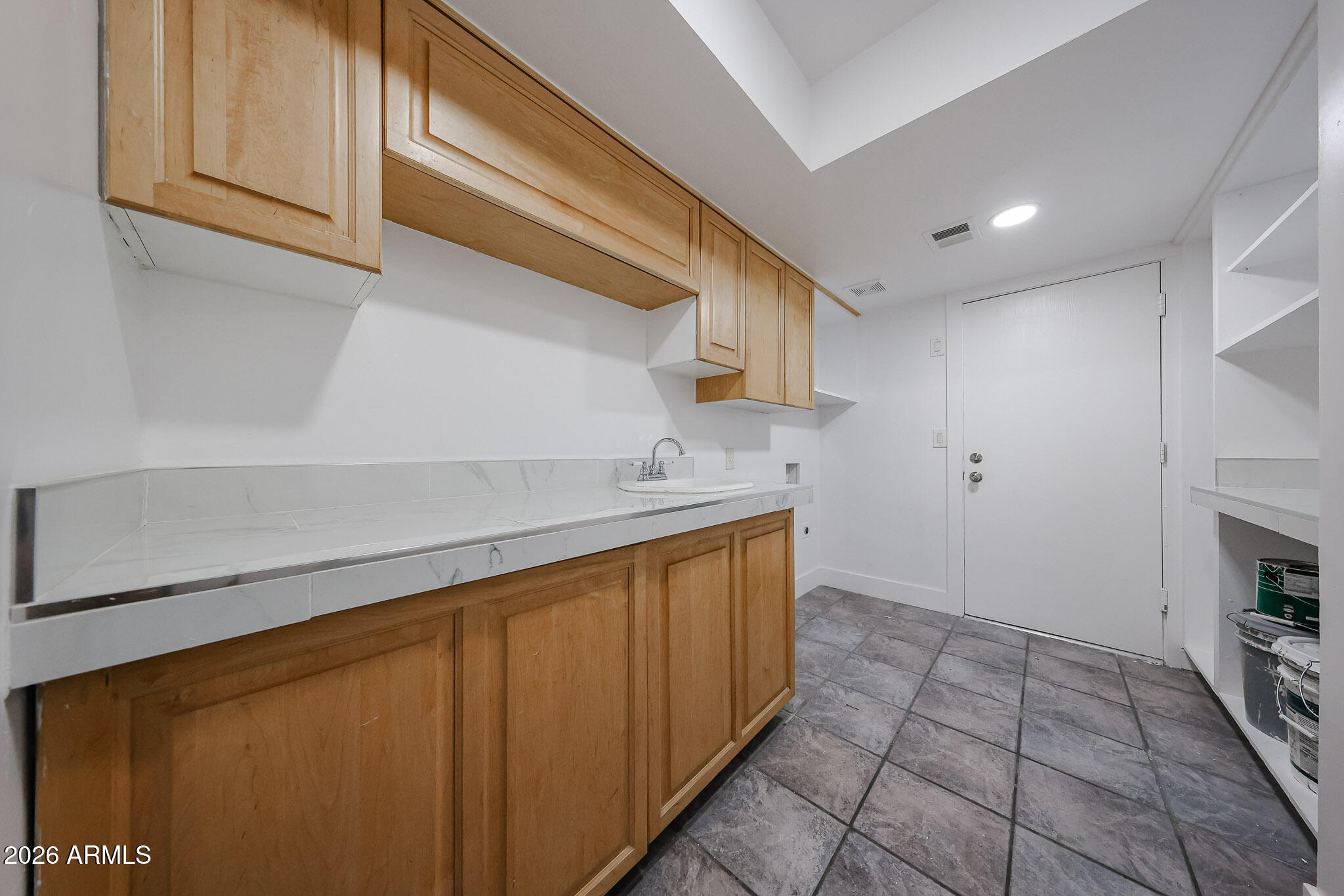 1341 E GARNET Circle