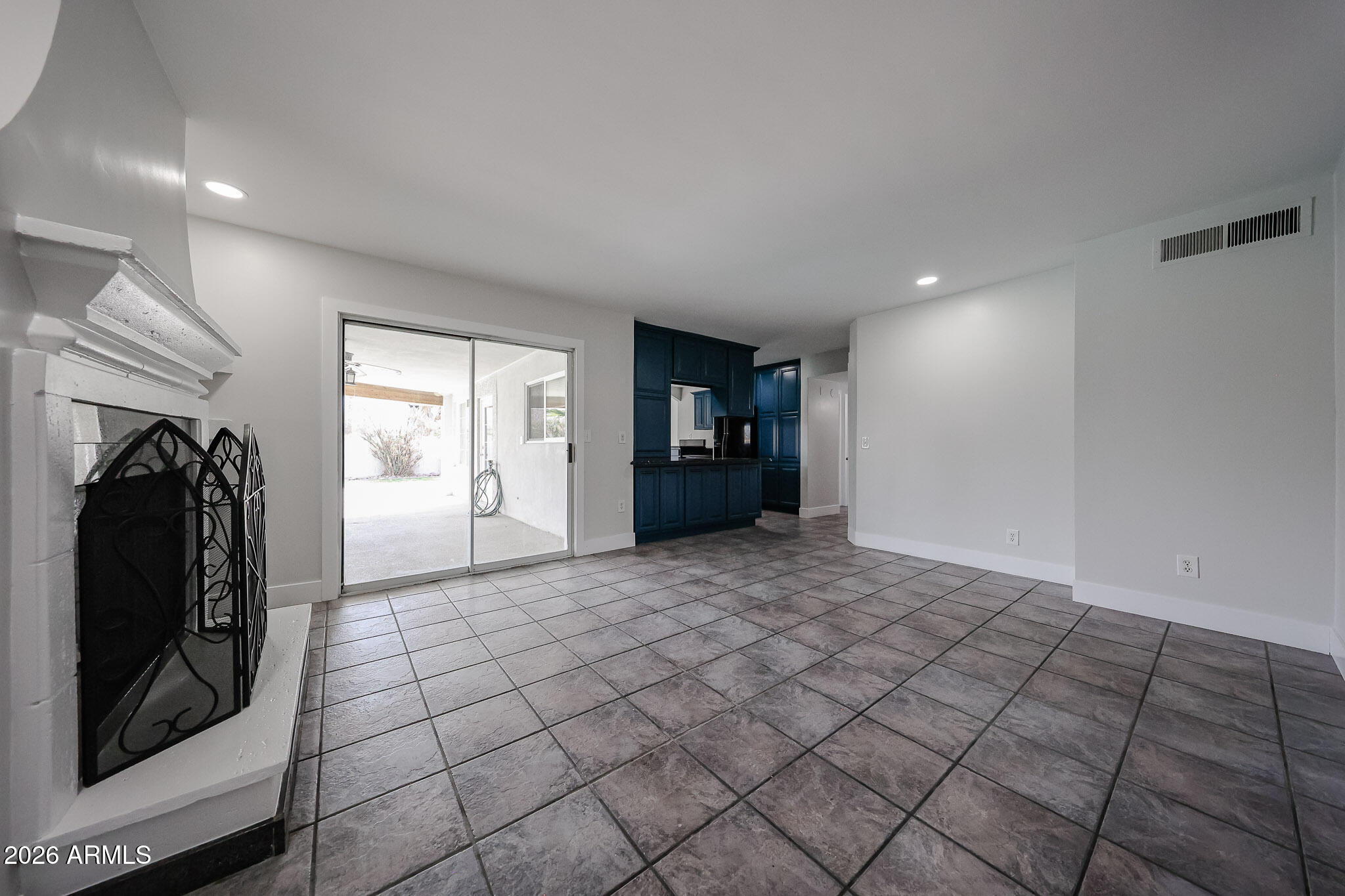 1341 E GARNET Circle