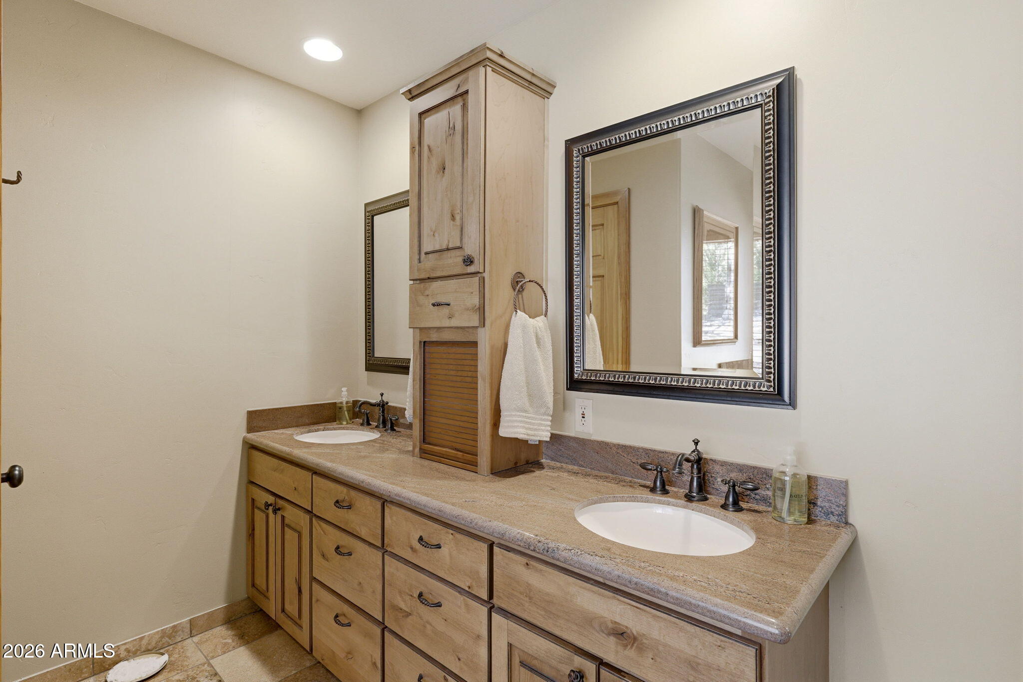 212 W HOMESTEAD Lane