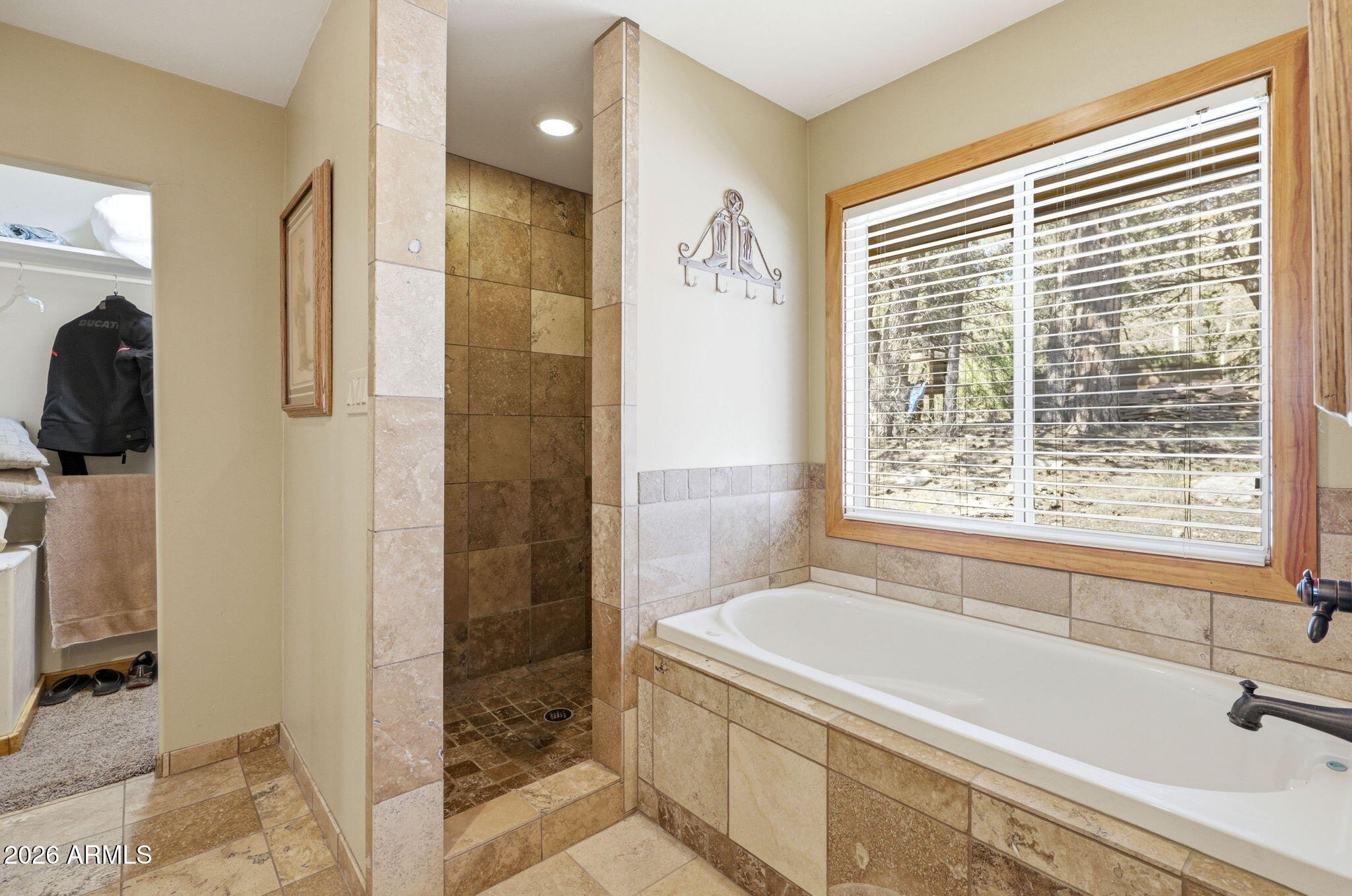 212 W HOMESTEAD Lane