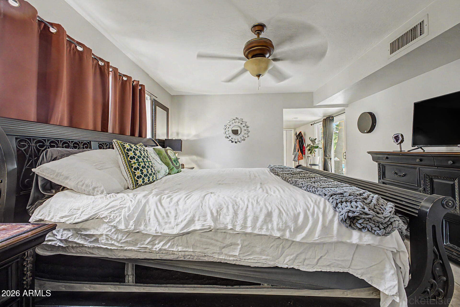 5901 E THUNDERBIRD Road