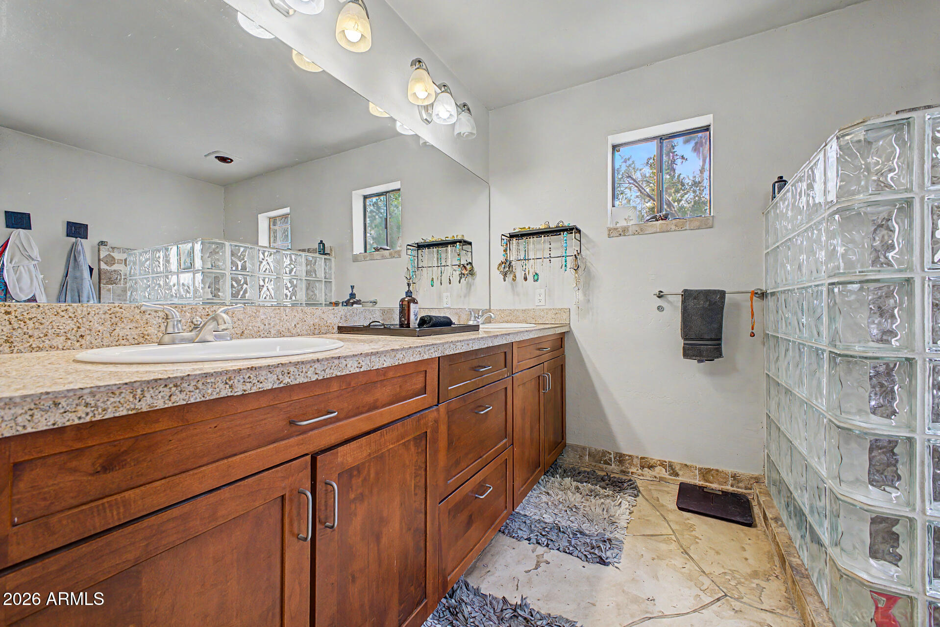 5901 E THUNDERBIRD Road