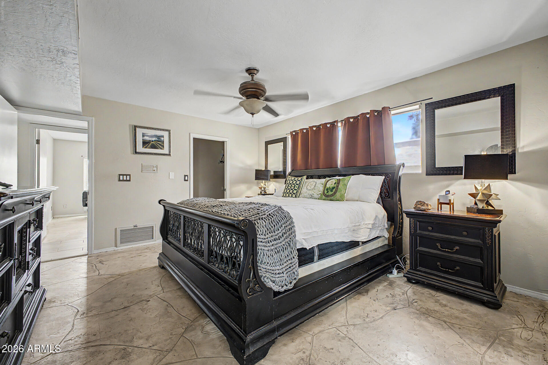 5901 E THUNDERBIRD Road