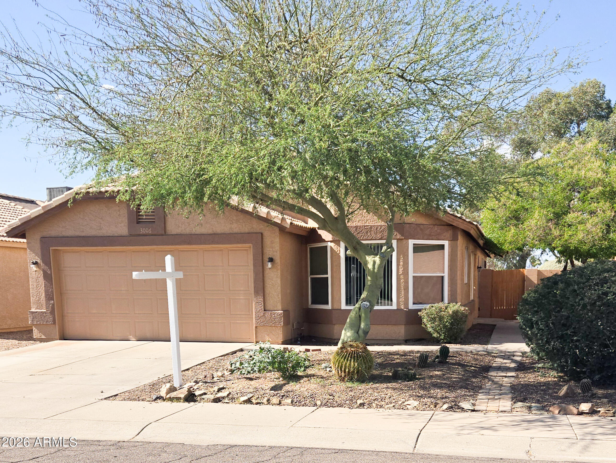 3006 E KERRY Lane E