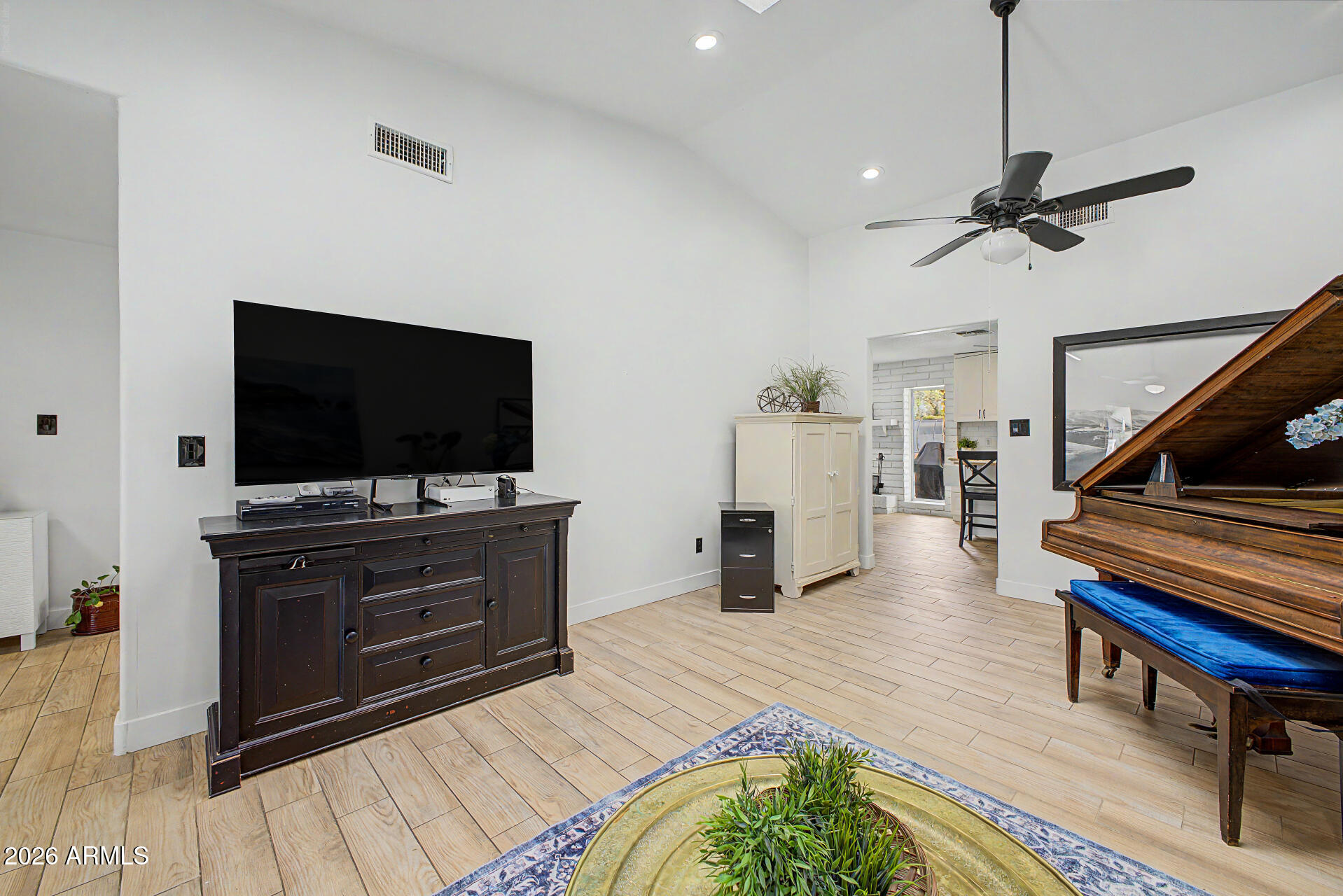6125 E ASTER Drive