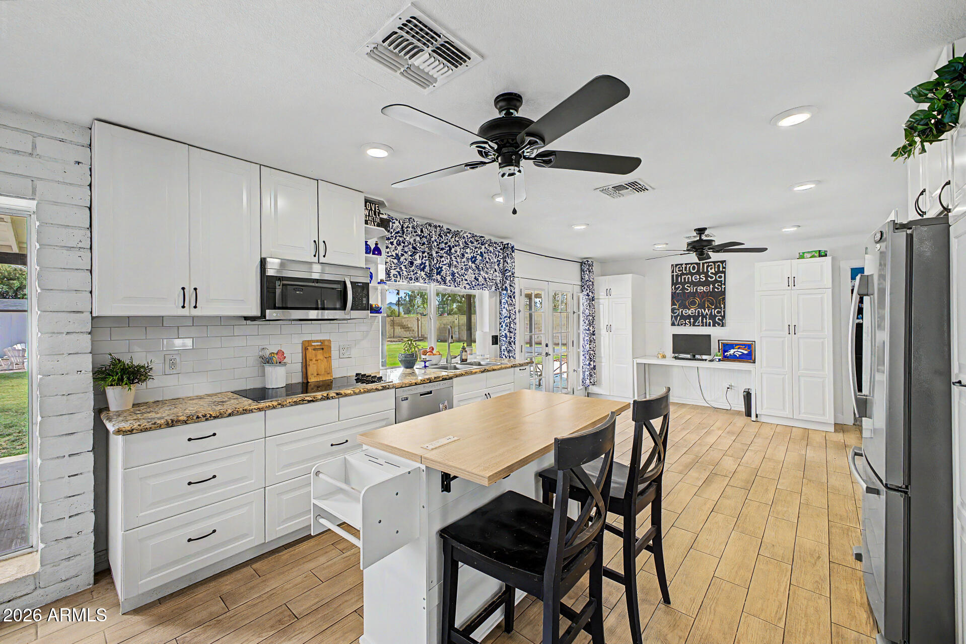 6125 E ASTER Drive