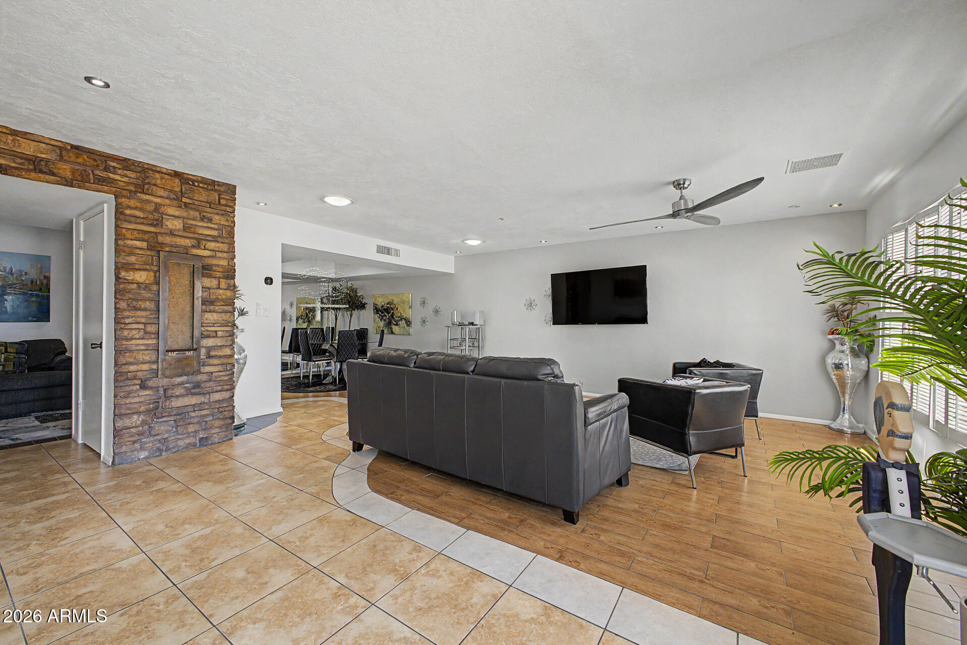 6002 E CORRINE Drive