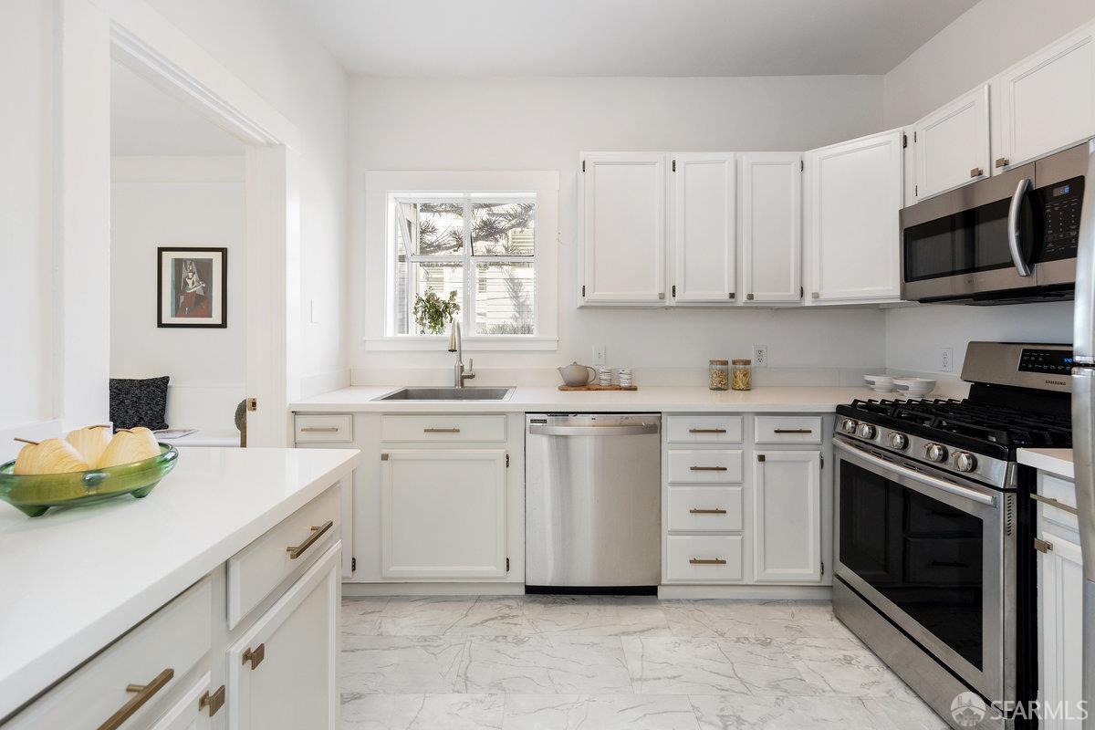135 Carl Street # 4
