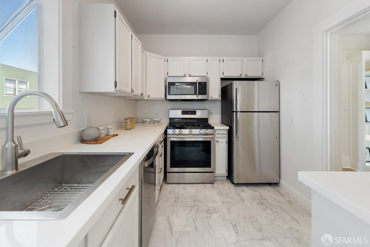 135 Carl Street # 4