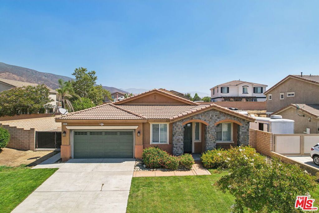 5121 Wisteria Lane
