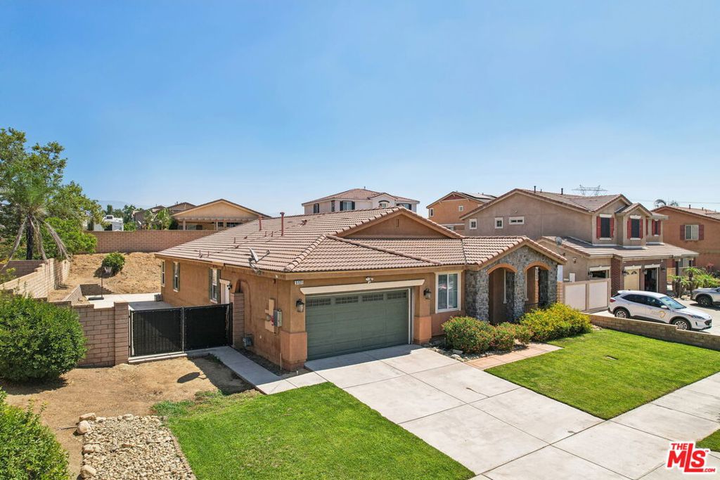 5121 Wisteria Lane