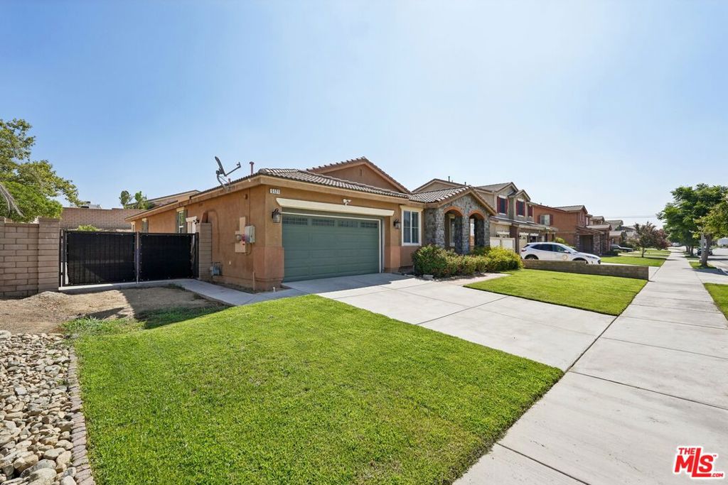 5121 Wisteria Lane