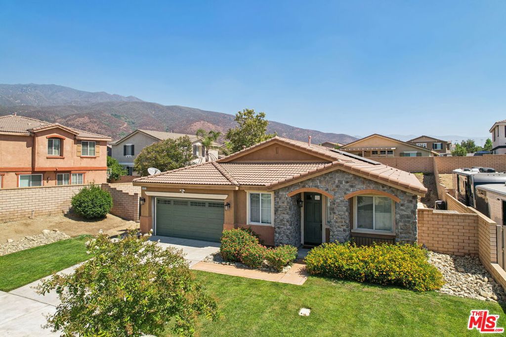 5121 Wisteria Lane